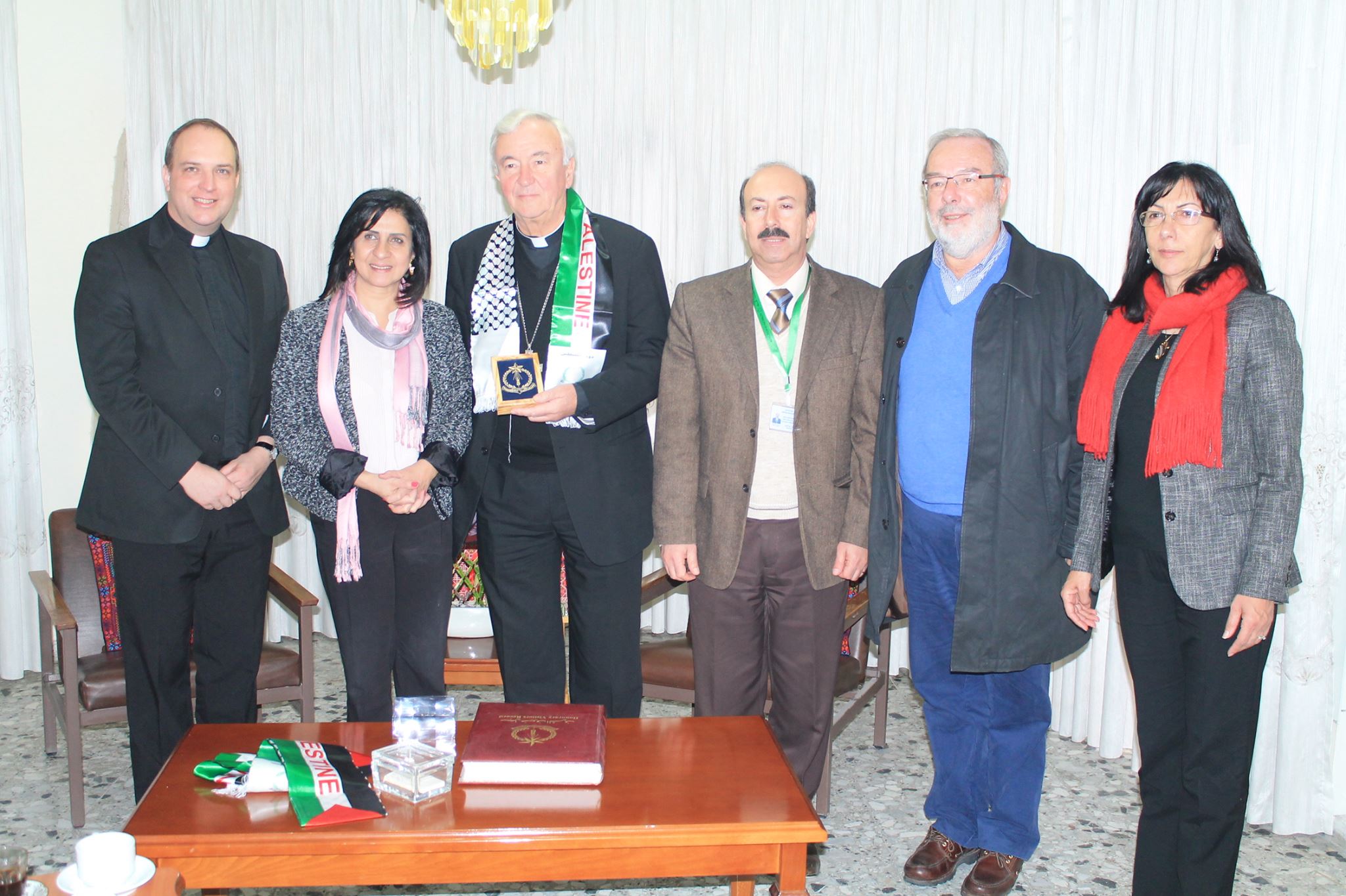 بعد زيارته لغزة الكاردينال فينسينت يجتمع مع رئيسة بلدية بيت لحم