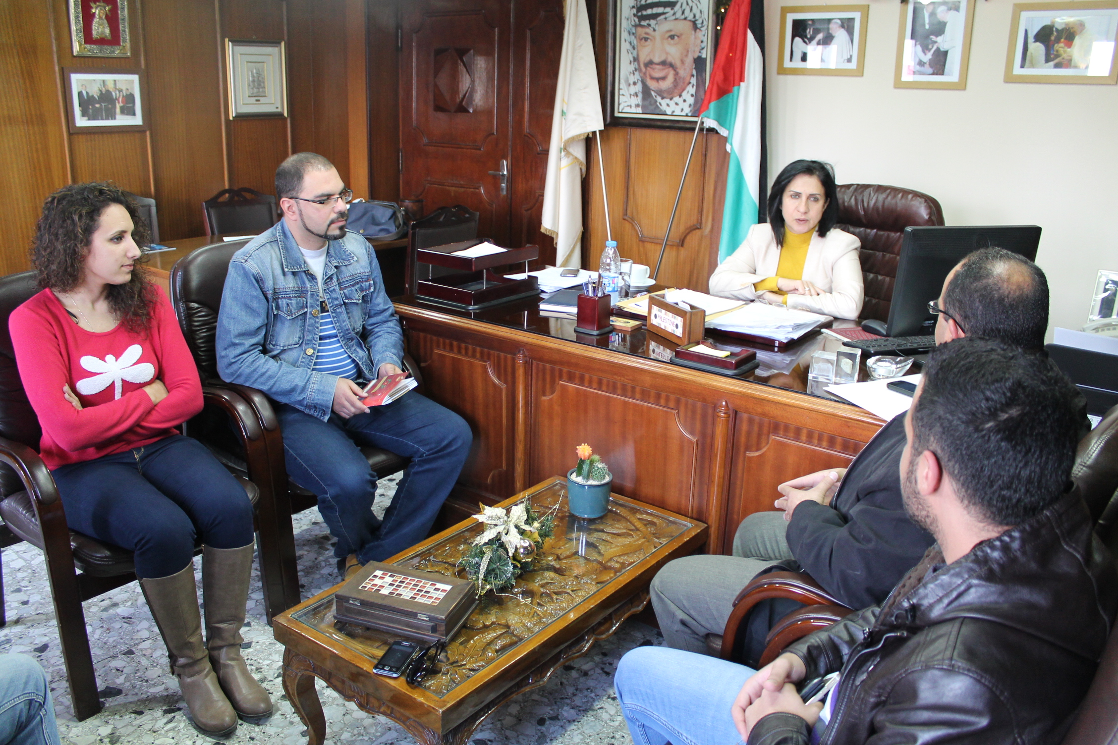 رئيسة بلدية بيت لحم تلتقي أعضاء فرقة Rock the Pipes