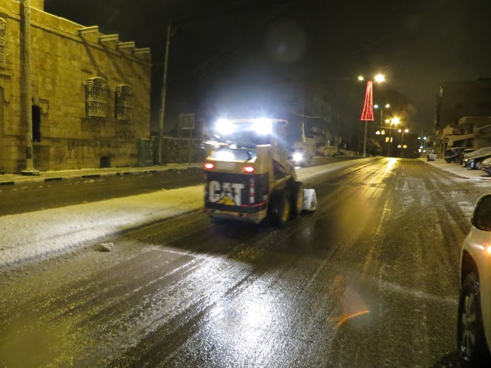 غرفة طوارىء بلدية بيت لحم تسيطر على حالات الطوارىء وتقدم المساعدة المطلوبة