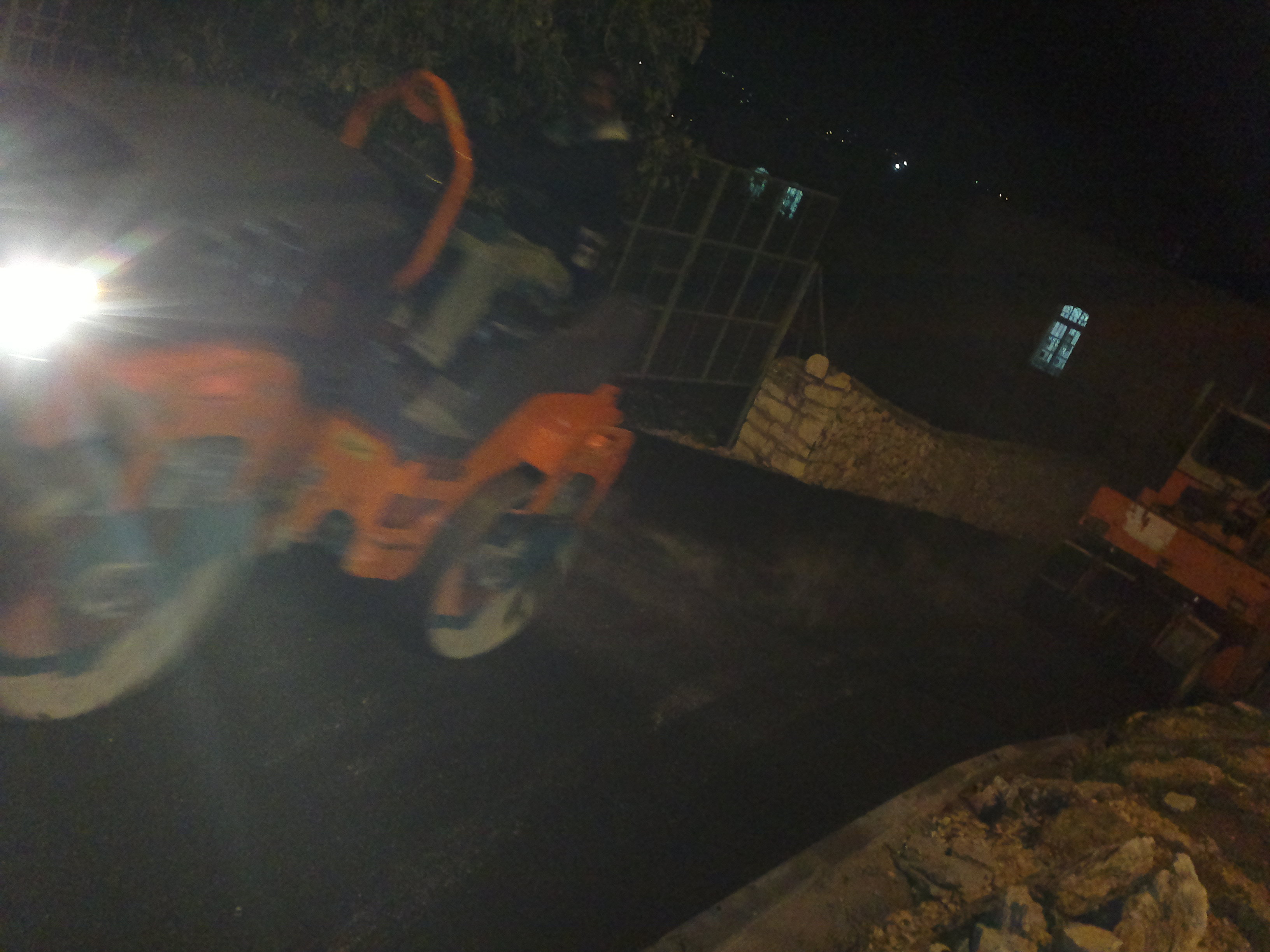 تعبيد الشارع المتفرع من شارع بيت ساحور 