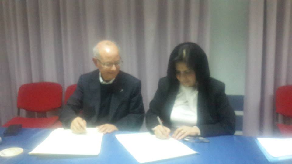 رئيس بلدية بيت لحم توقع اتفاقية توأمة مع ستة مدن ايطالية وتسعى من خلالها الى تنفيذ مشاريع تخص المسنين وذوي الإحتياجات الخاصة