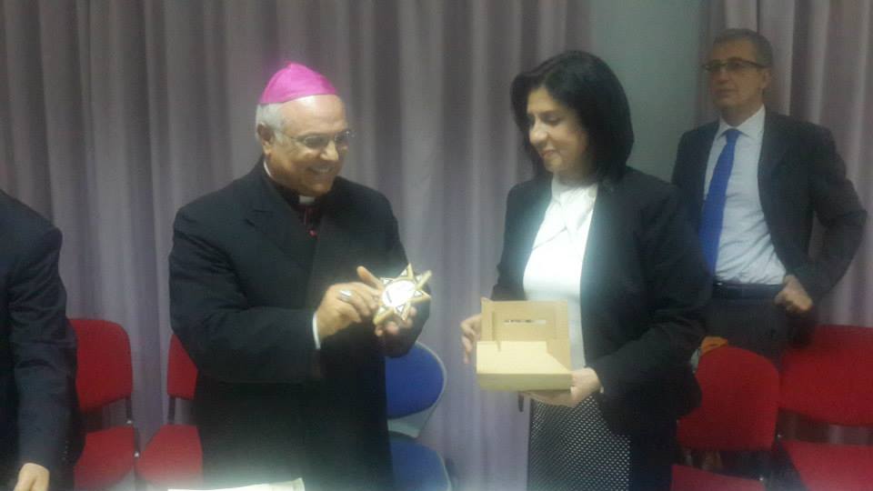 رئيس بلدية بيت لحم توقع اتفاقية توأمة مع ستة مدن ايطالية وتسعى من خلالها الى تنفيذ مشاريع تخص المسنين وذوي الإحتياجات الخاصة