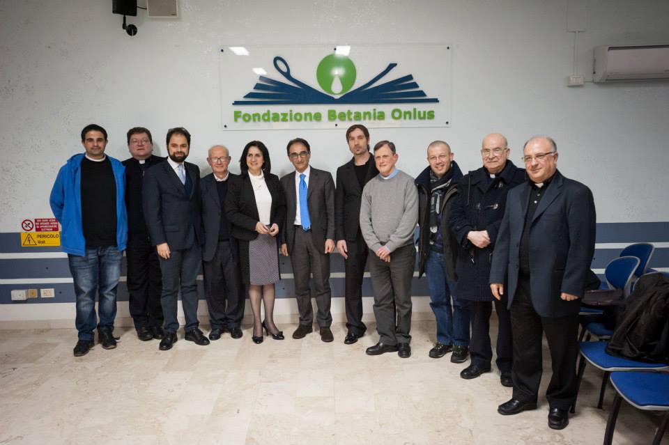 رئيس بلدية بيت لحم توقع اتفاقية توأمة مع ستة مدن ايطالية وتسعى من خلالها الى تنفيذ مشاريع تخص المسنين وذوي الإحتياجات الخاصة