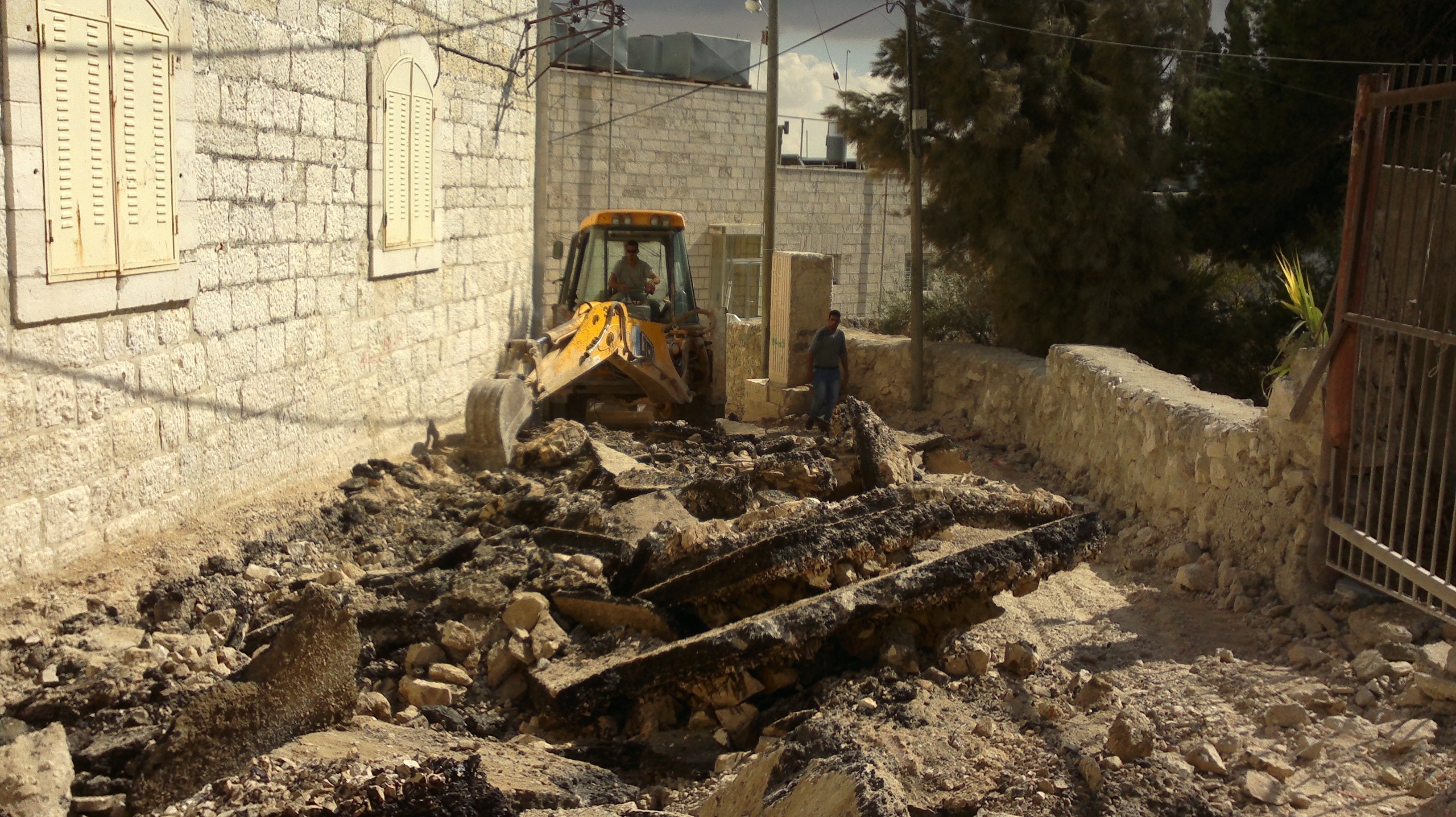  بلدية بيت لحم تقوم بعدة أعمال في شارع الباطن ضمن مشروع اعادة تأهيل الطرق الداخلية في المدينة