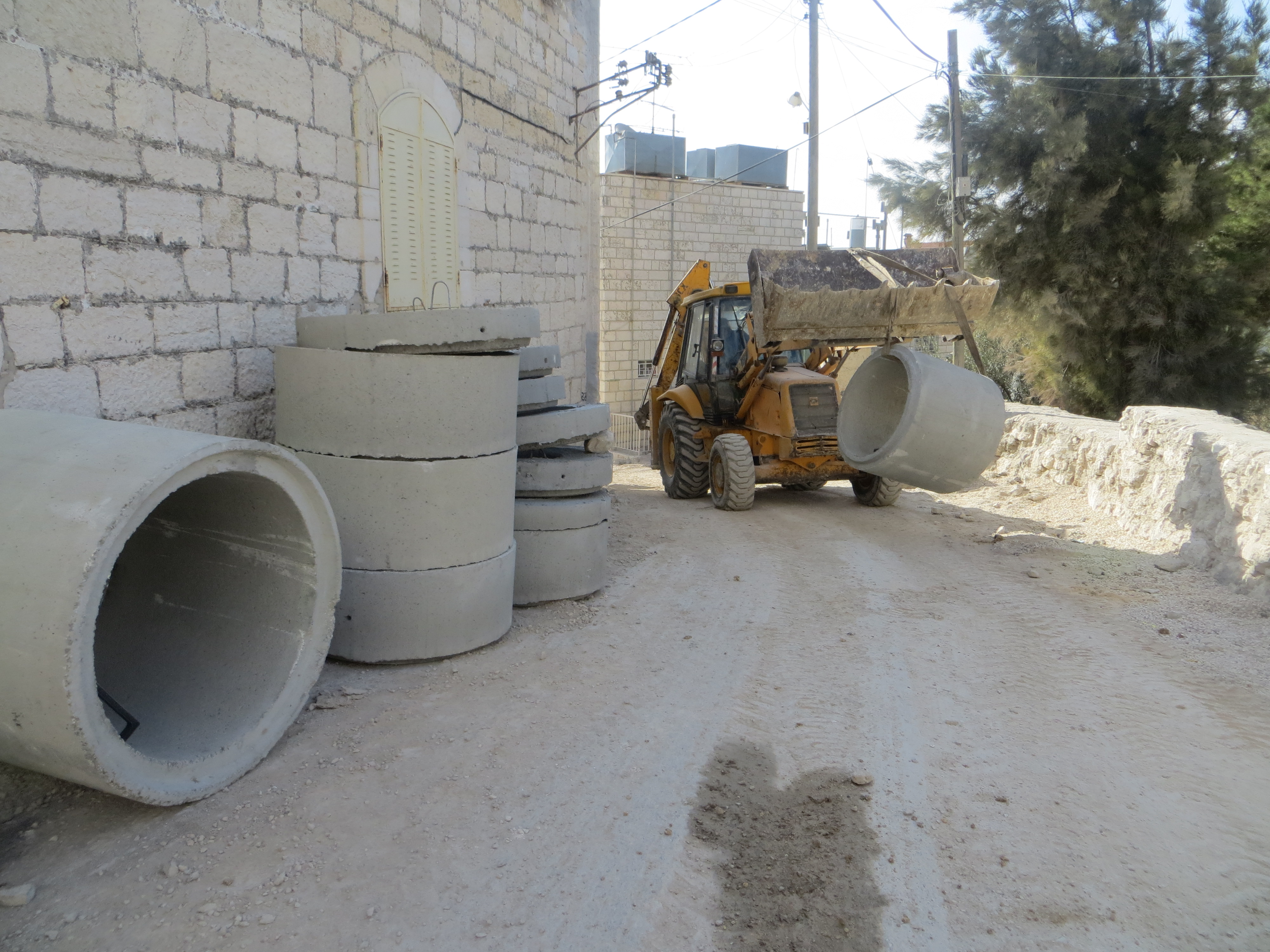  بلدية بيت لحم تقوم بعدة أعمال في شارع الباطن ضمن مشروع اعادة تأهيل الطرق الداخلية في المدينة