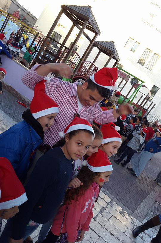 مسيرة الأطفال السنوية خلال احتفالات أعياد الميلاد المجيدة