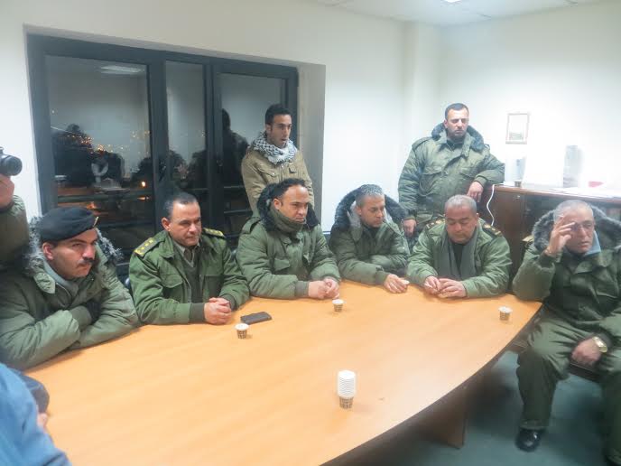 بابون وفريق طوارىء بلدية بيت لحم يستقبلون مجموعة من الشخصيات الاعتبارية في غرفة الطوارىء