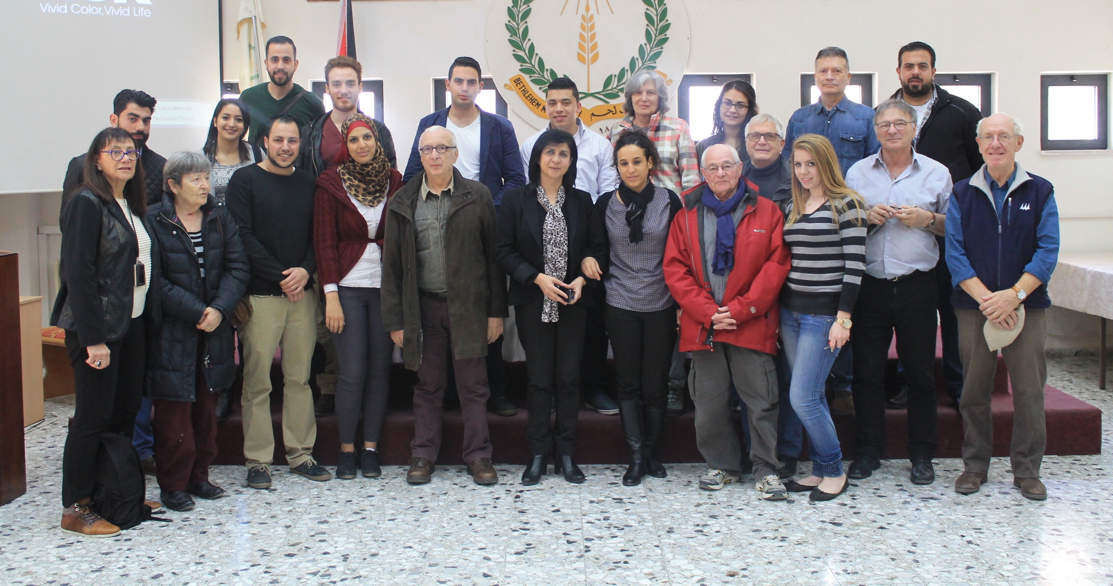 رئيسة بلدية بيت لحم تلتقي وفدا من مونبلييه الفرنسية يرافقه المجلس المحلي الشبابي 