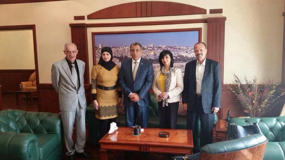 بابون والوفد المرافق يلبون دعوة شركة اتحاد المقاولين لزيارة دولة الإمارات العربية المتحدة، ويلتقون بمعالي الشيخ آل نهيان وزير الثقافة والشباب وتنمية المجتمع