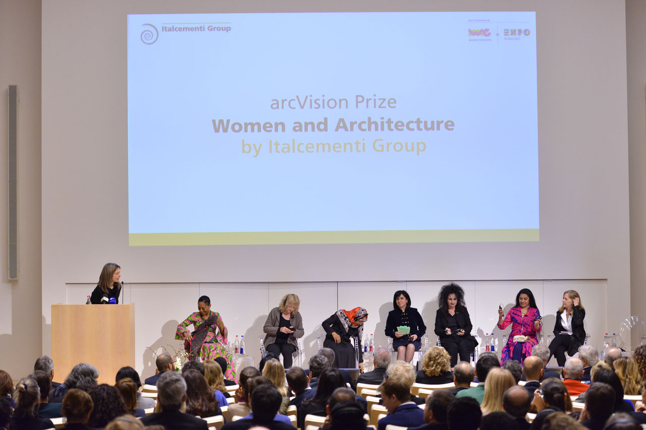 رئيسة بلدية بيت لحم تشارك في لجنة تحكيم جائزة  Arc Visionفي ايطاليا 