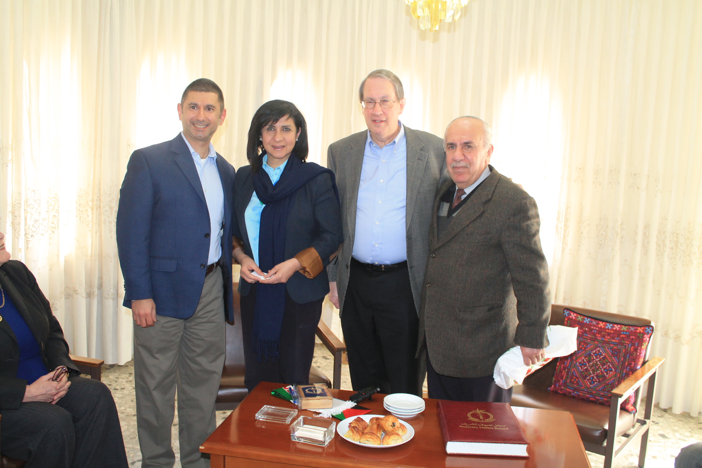 الاستاذة فيرا بابون تستقبل وفدا امريكا من مجلس النواب الامريكي والقنصلية الامريكية