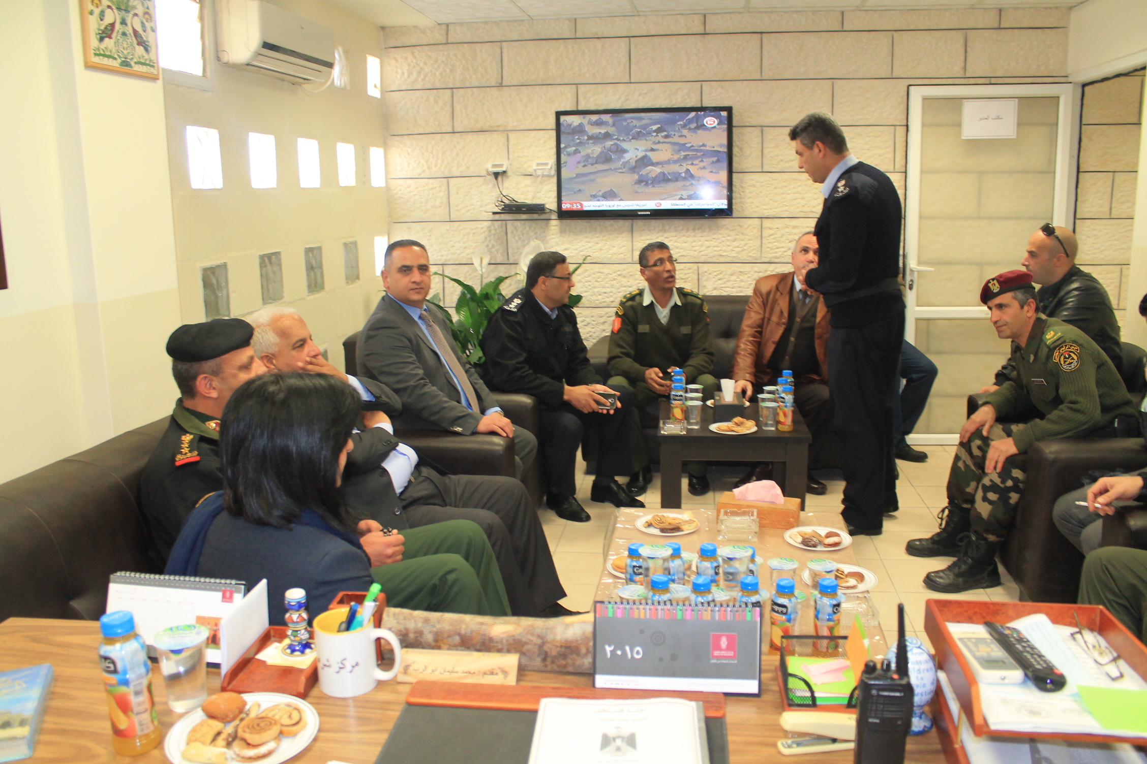 بلدية بيت لحم تحتفل مع شرطة بيت لحم باعادة تأهيل مركز شرطة المدينة