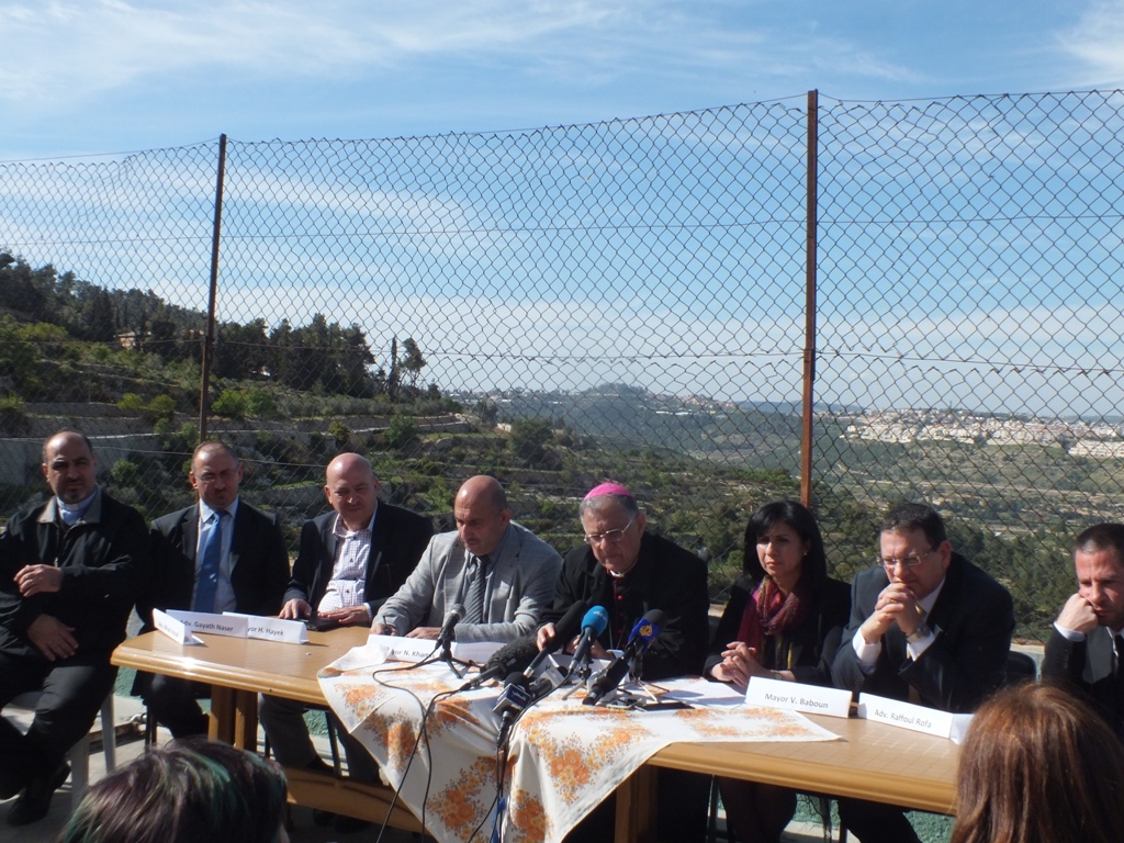 المحكمة العليا الاسرائيلية ترفض المصادقة على اقامة جدار الفصل العنصري على اراضي دير كريمزان 