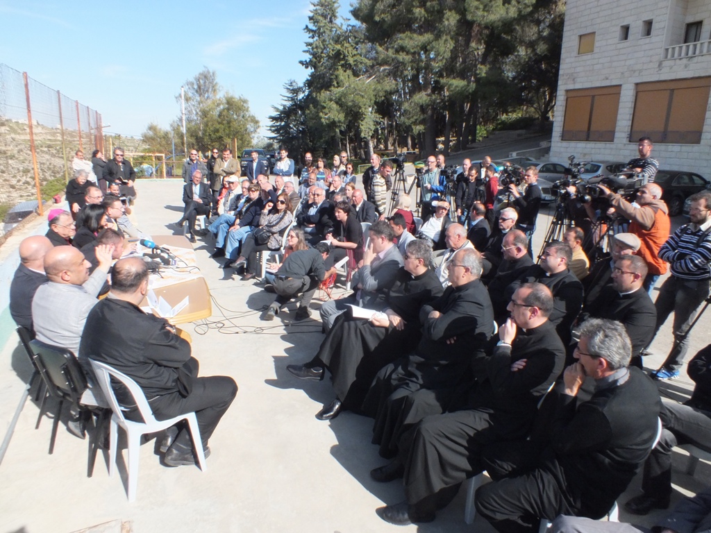 المحكمة العليا الاسرائيلية ترفض المصادقة على اقامة جدار الفصل العنصري على اراضي دير كريمزان 