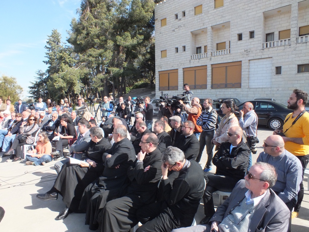 المحكمة العليا الاسرائيلية ترفض المصادقة على اقامة جدار الفصل العنصري على اراضي دير كريمزان 