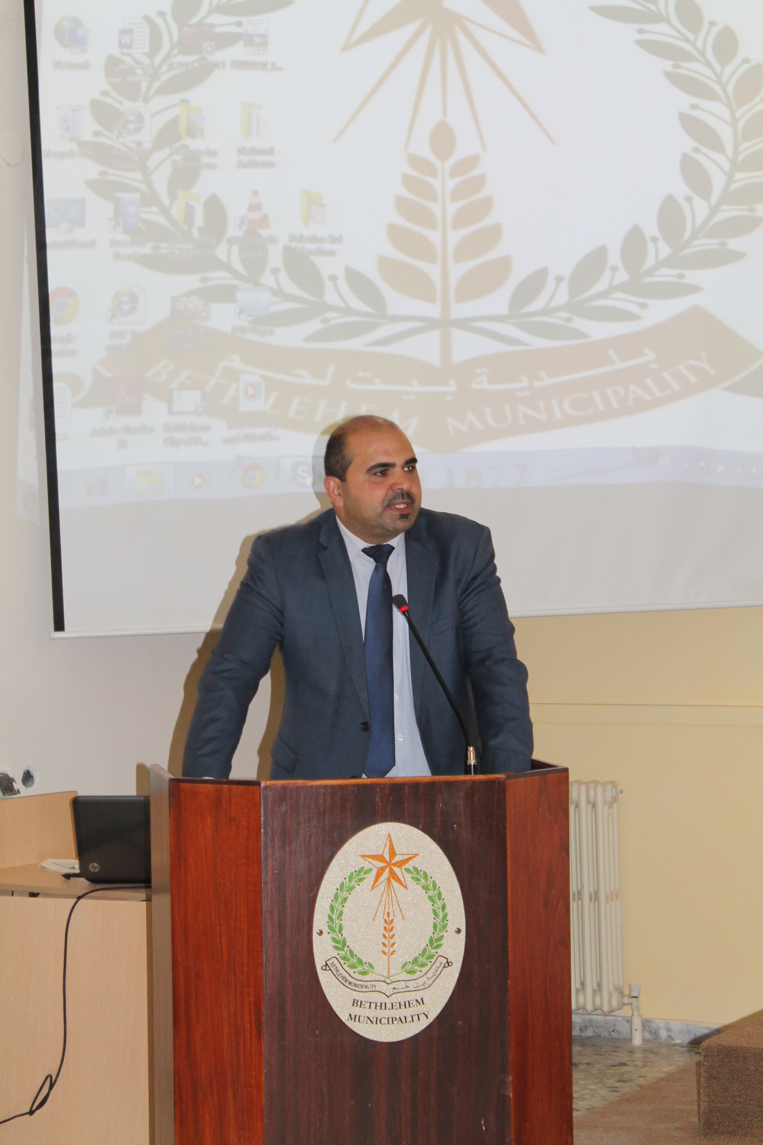 بلدية بيت لحم تنظم المناظرة الانتخابية الخاصة بالمجلس المحلي الشبابي في بيت لحم 