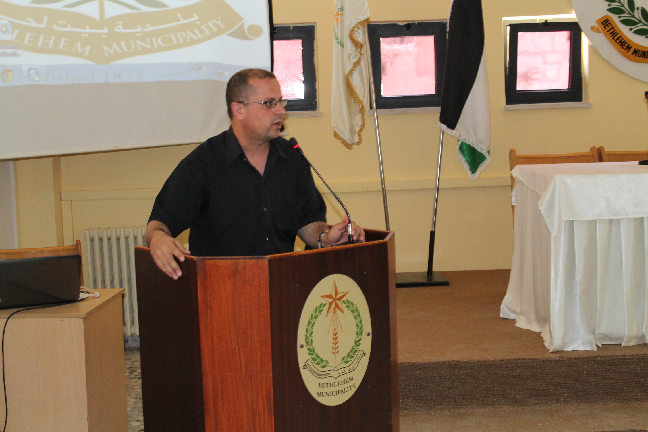 بلدية بيت لحم تنظم المناظرة الانتخابية الخاصة بالمجلس المحلي الشبابي في بيت لحم 