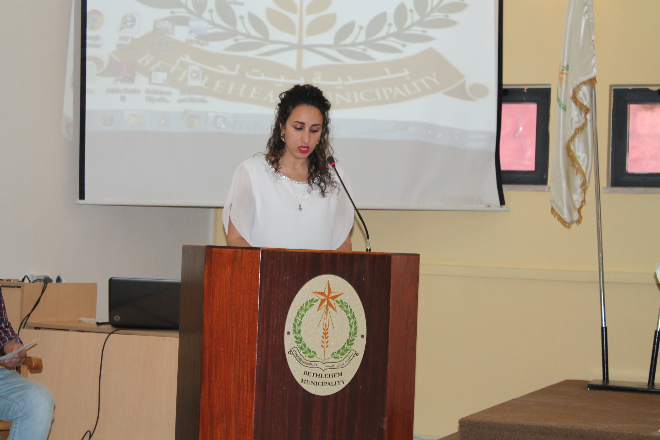 بلدية بيت لحم تنظم المناظرة الانتخابية الخاصة بالمجلس المحلي الشبابي في بيت لحم 