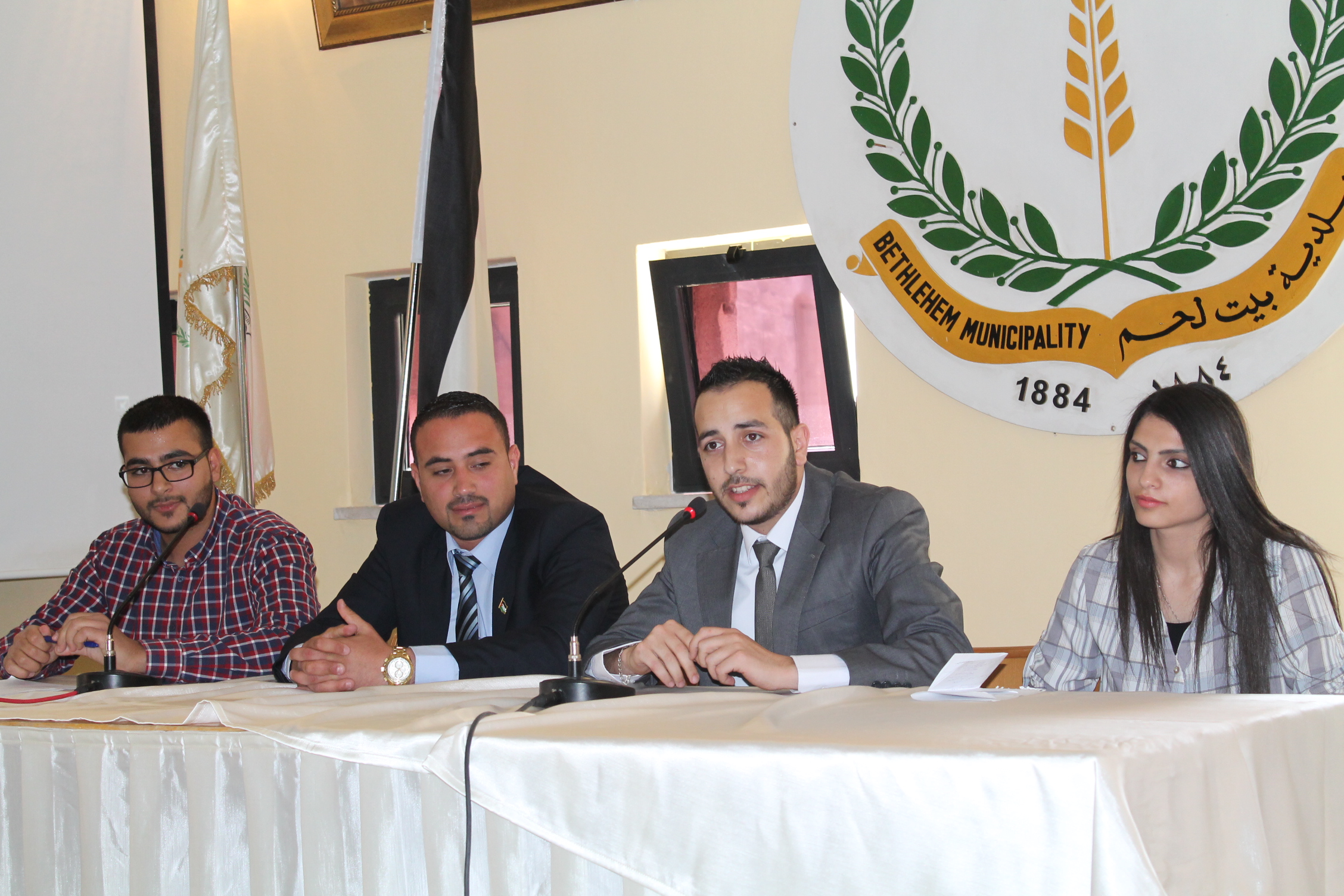 بلدية بيت لحم تنظم المناظرة الانتخابية الخاصة بالمجلس المحلي الشبابي في بيت لحم 