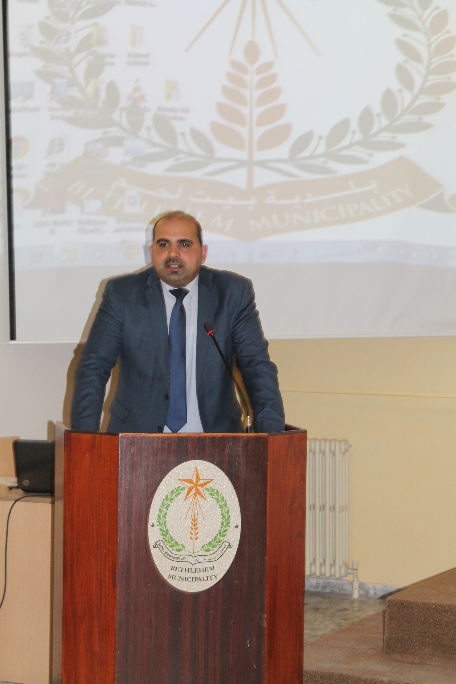 بلدية بيت لحم تنظم المناظرة الانتخابية الخاصة بالمجلس المحلي الشبابي في بيت لحم 