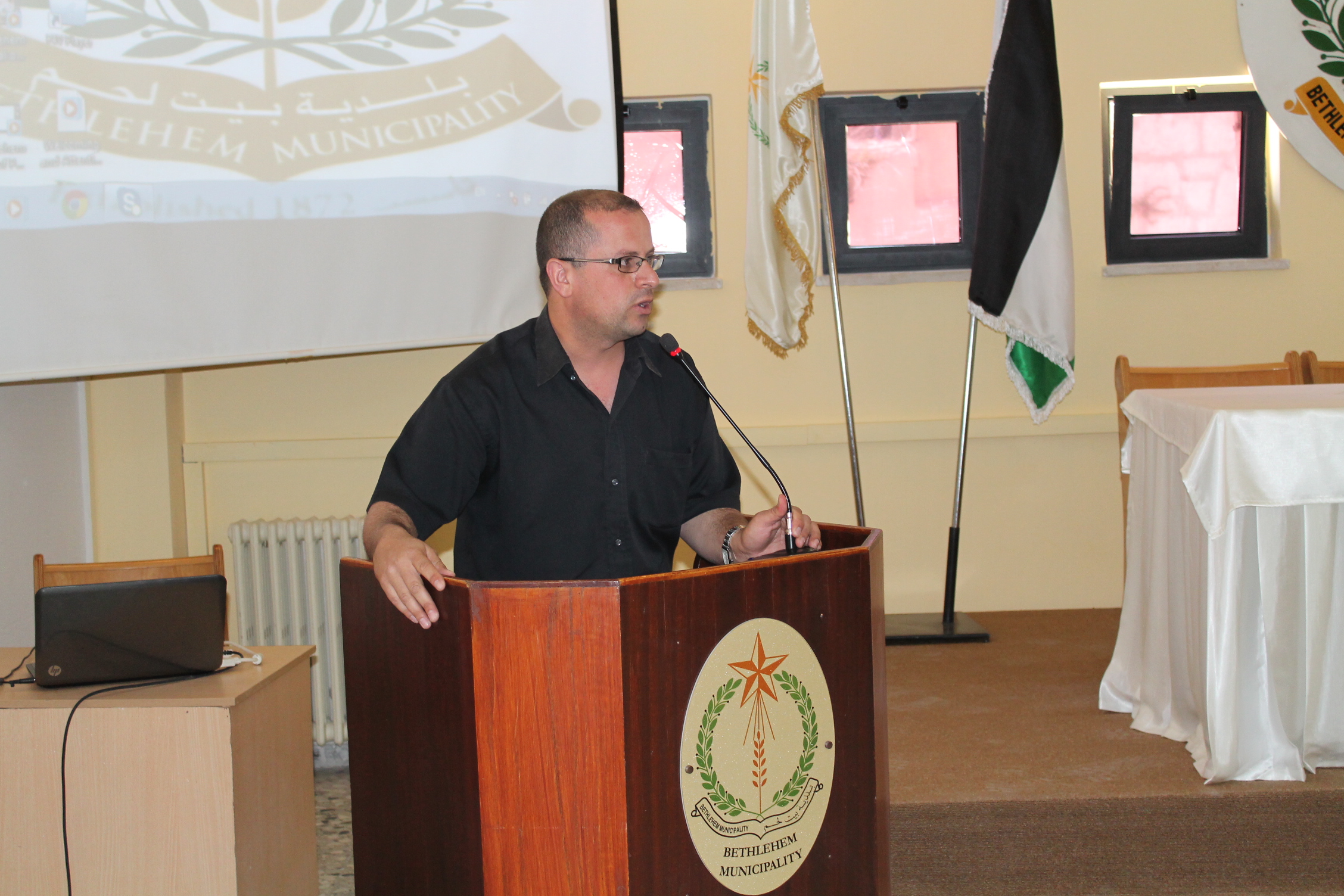 بلدية بيت لحم تنظم المناظرة الانتخابية الخاصة بالمجلس المحلي الشبابي في بيت لحم 