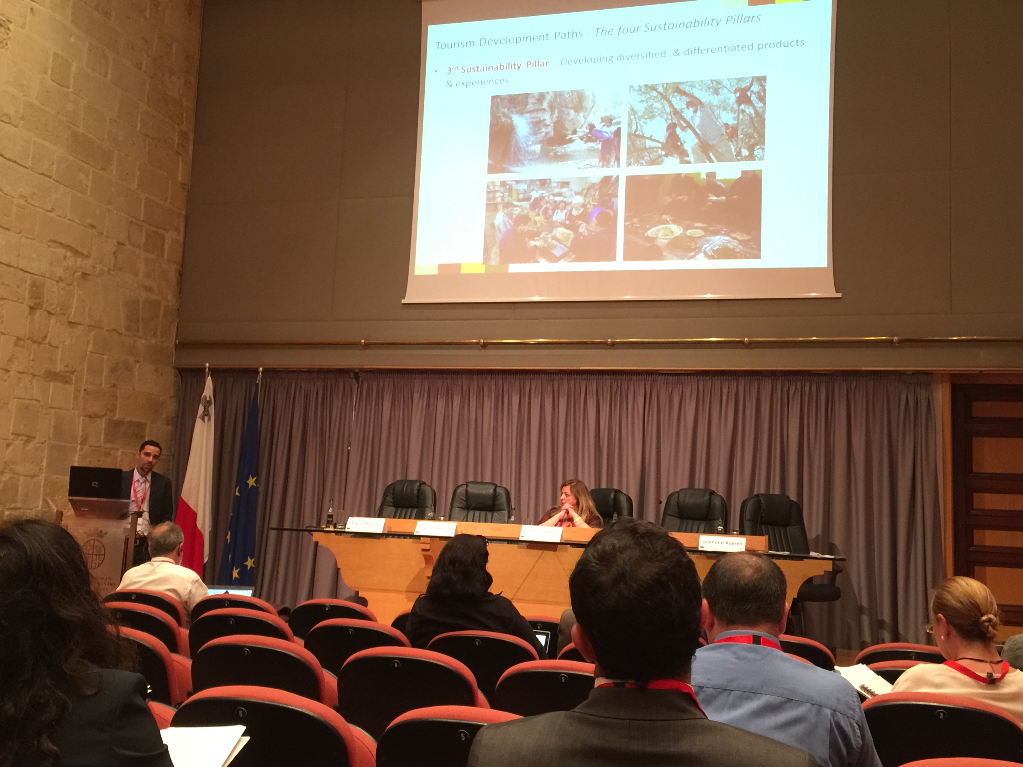 وفد فلسطيني يضم ممثلين عن بلدية بيت لحم يشارك في مؤتمر خاص بالسياحة المجتمعية في مالطا