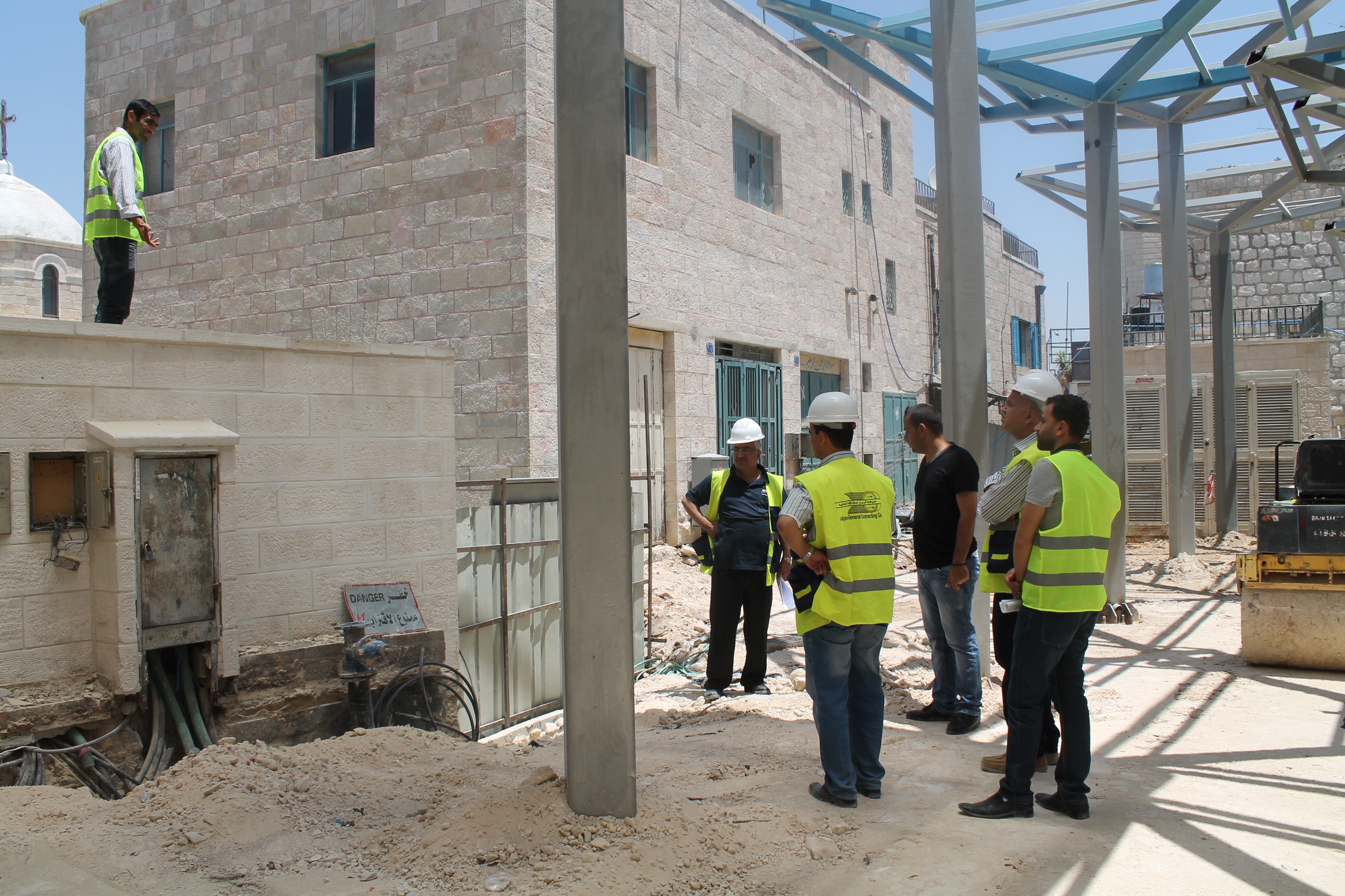 بلدية بيت لحم تشارك في الإستلام التقني لمقطع من سوق بيت لحم القديم الجاري إعادة تأهيله