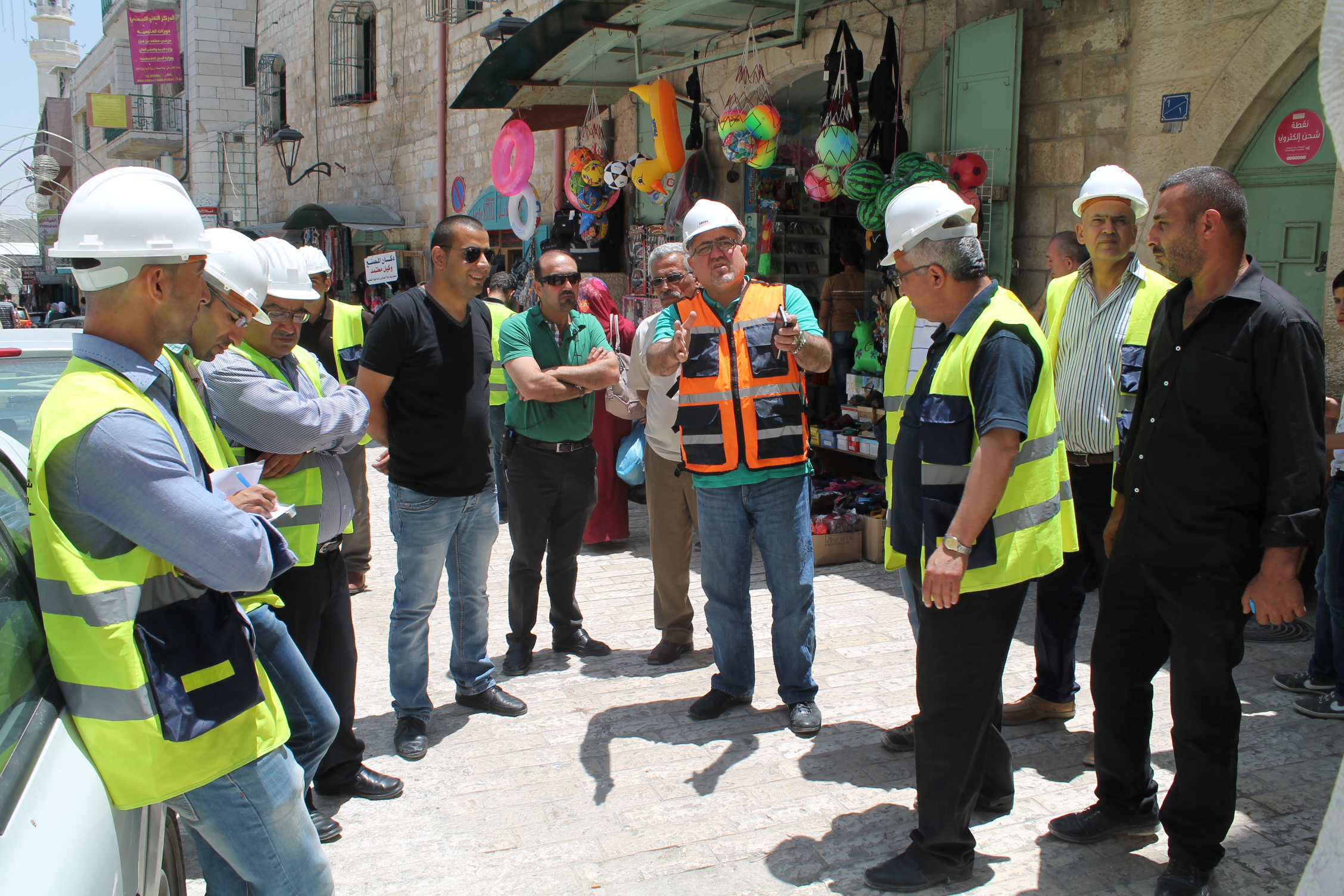 بلدية بيت لحم تشارك في الإستلام التقني لمقطع من سوق بيت لحم القديم الجاري إعادة تأهيله