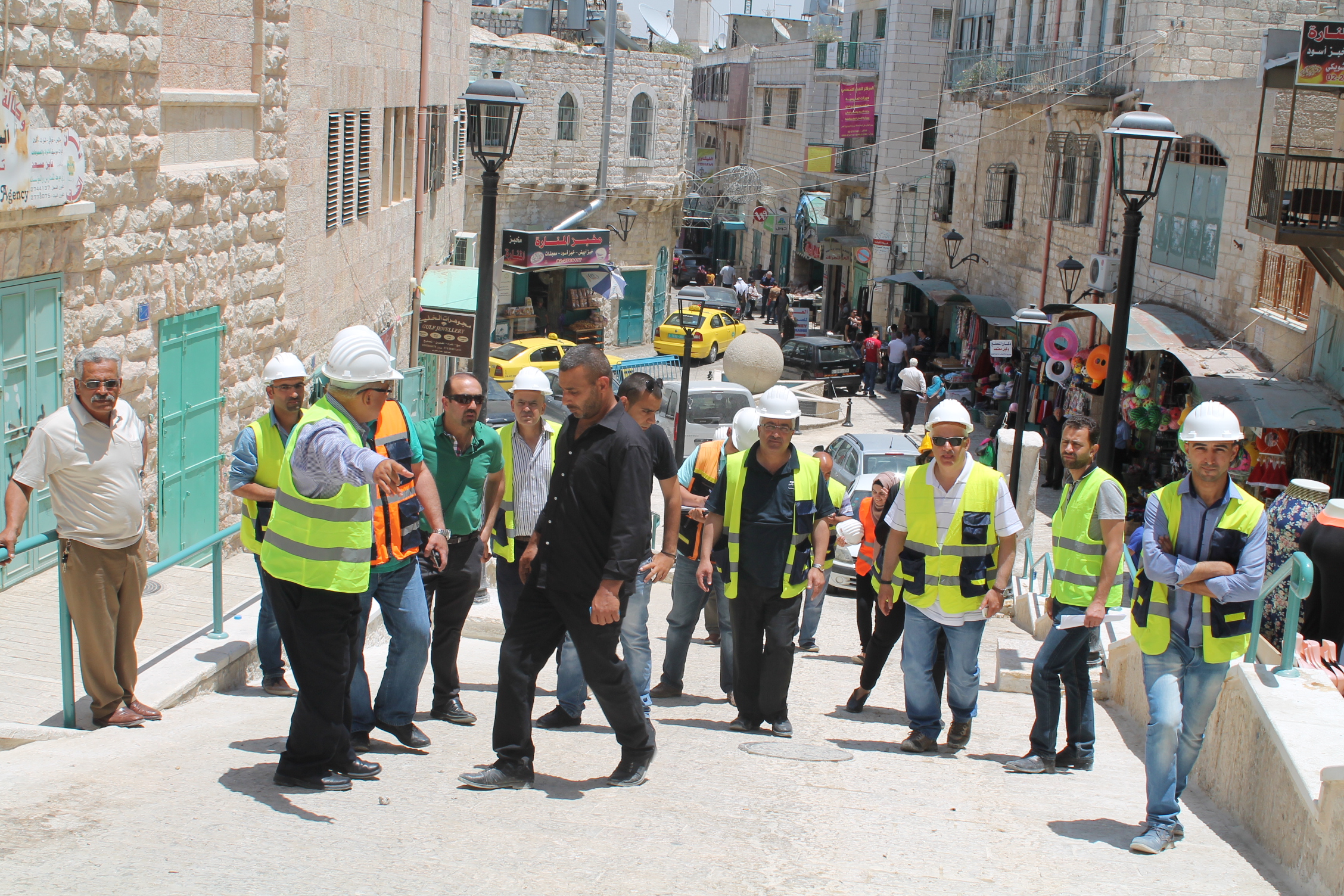 بلدية بيت لحم تشارك في الإستلام التقني لمقطع من سوق بيت لحم القديم الجاري إعادة تأهيله