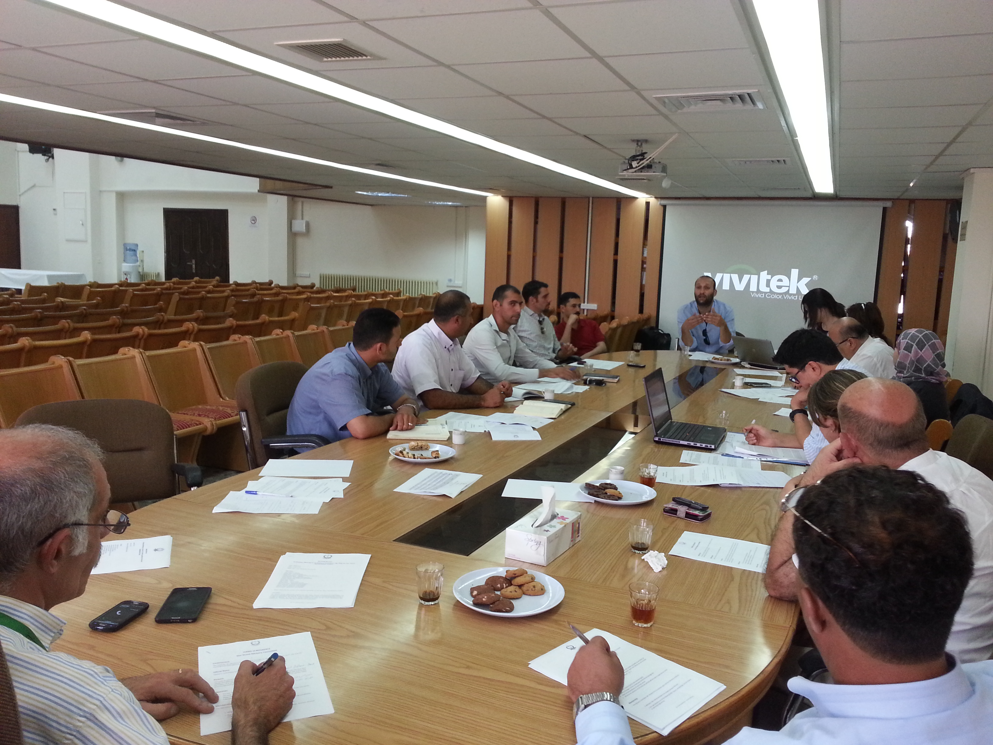 اللجنة الإستشارية الخاصة بإدارة المشروع الروسي تعقد إجتماعا في بلدية بيت لحم بخصوص شارع النجمة