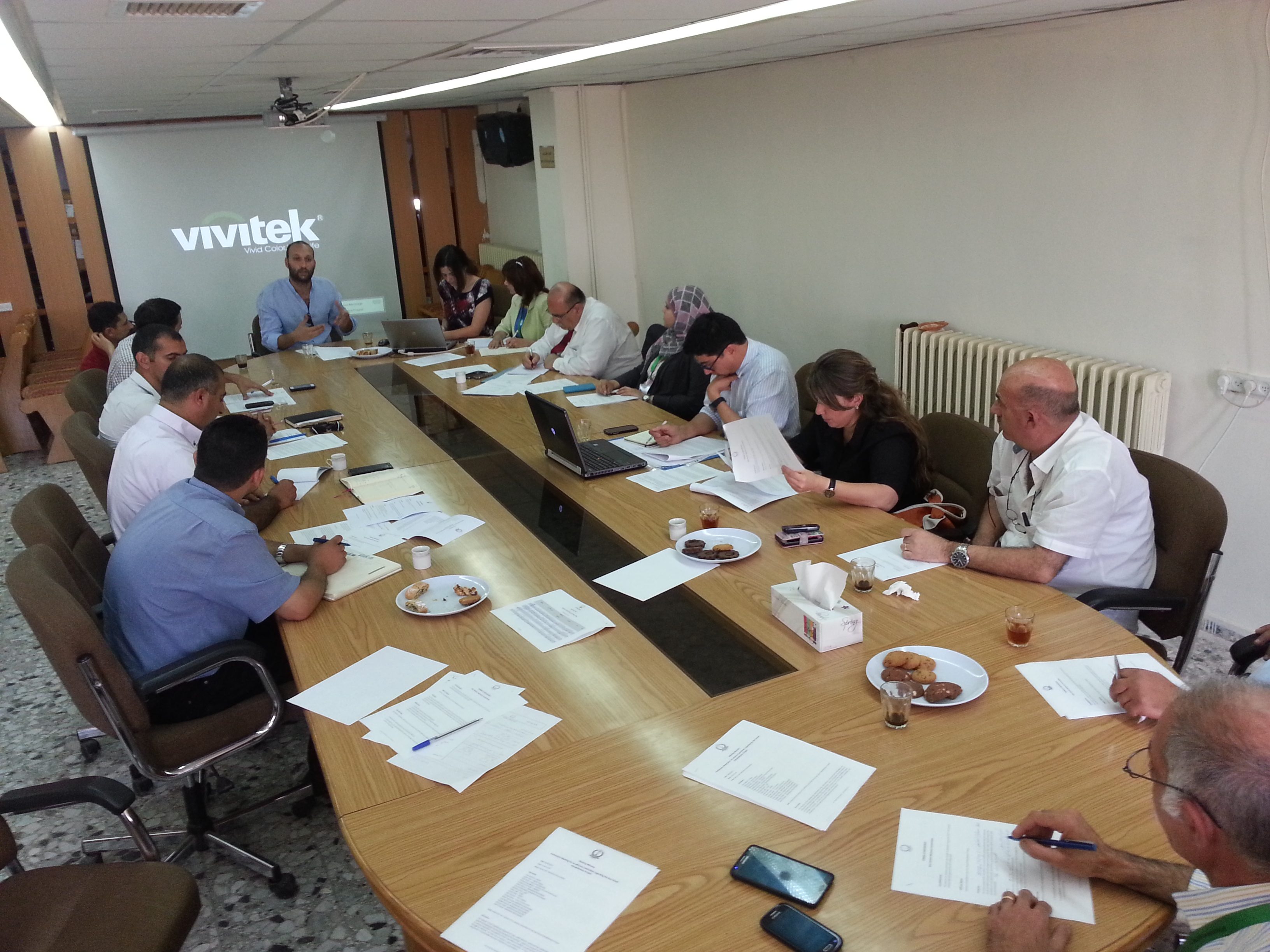 اللجنة الإستشارية الخاصة بإدارة المشروع الروسي تعقد إجتماعا في بلدية بيت لحم بخصوص شارع النجمة