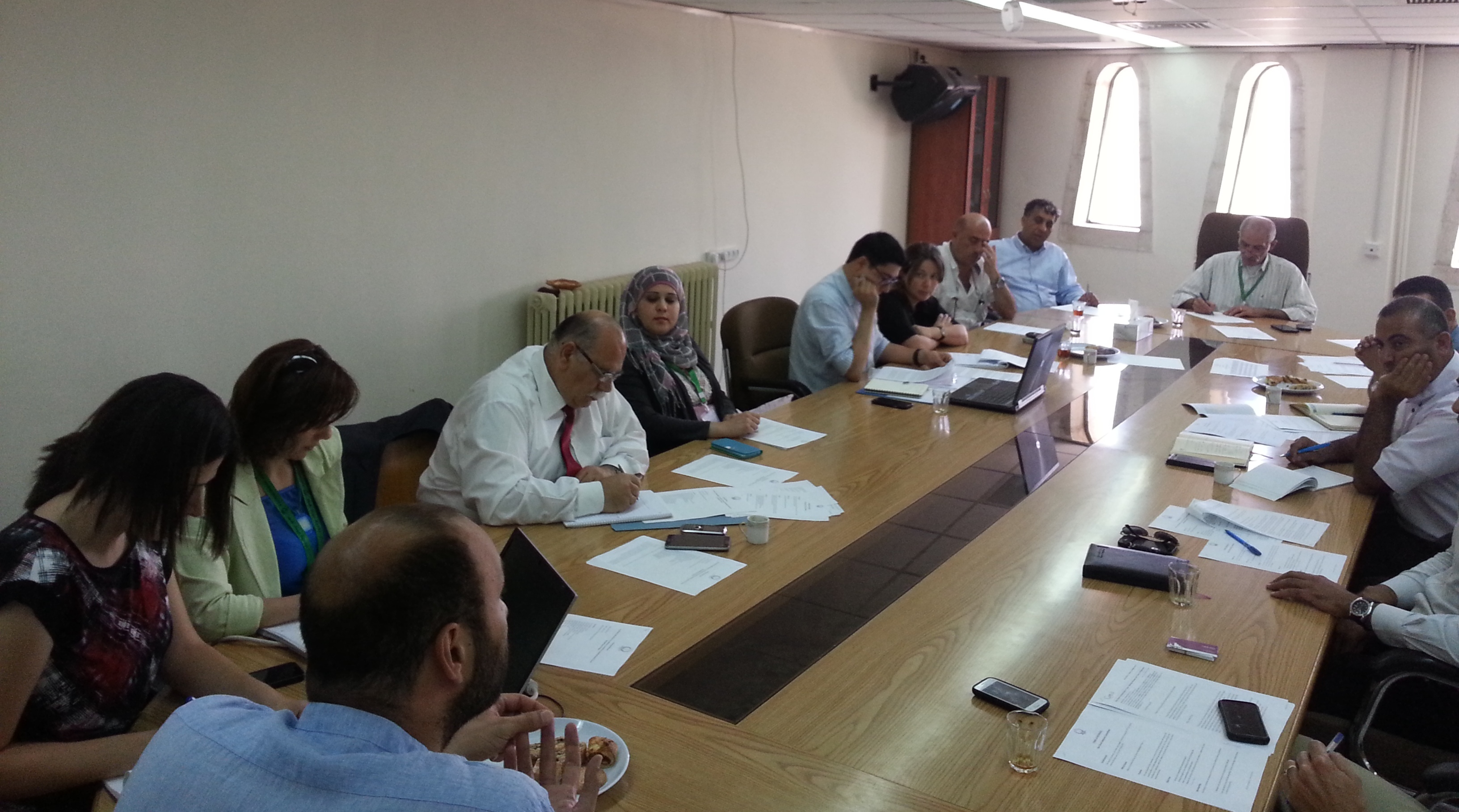 اللجنة الإستشارية الخاصة بإدارة المشروع الروسي تعقد إجتماعا في بلدية بيت لحم بخصوص شارع النجمة