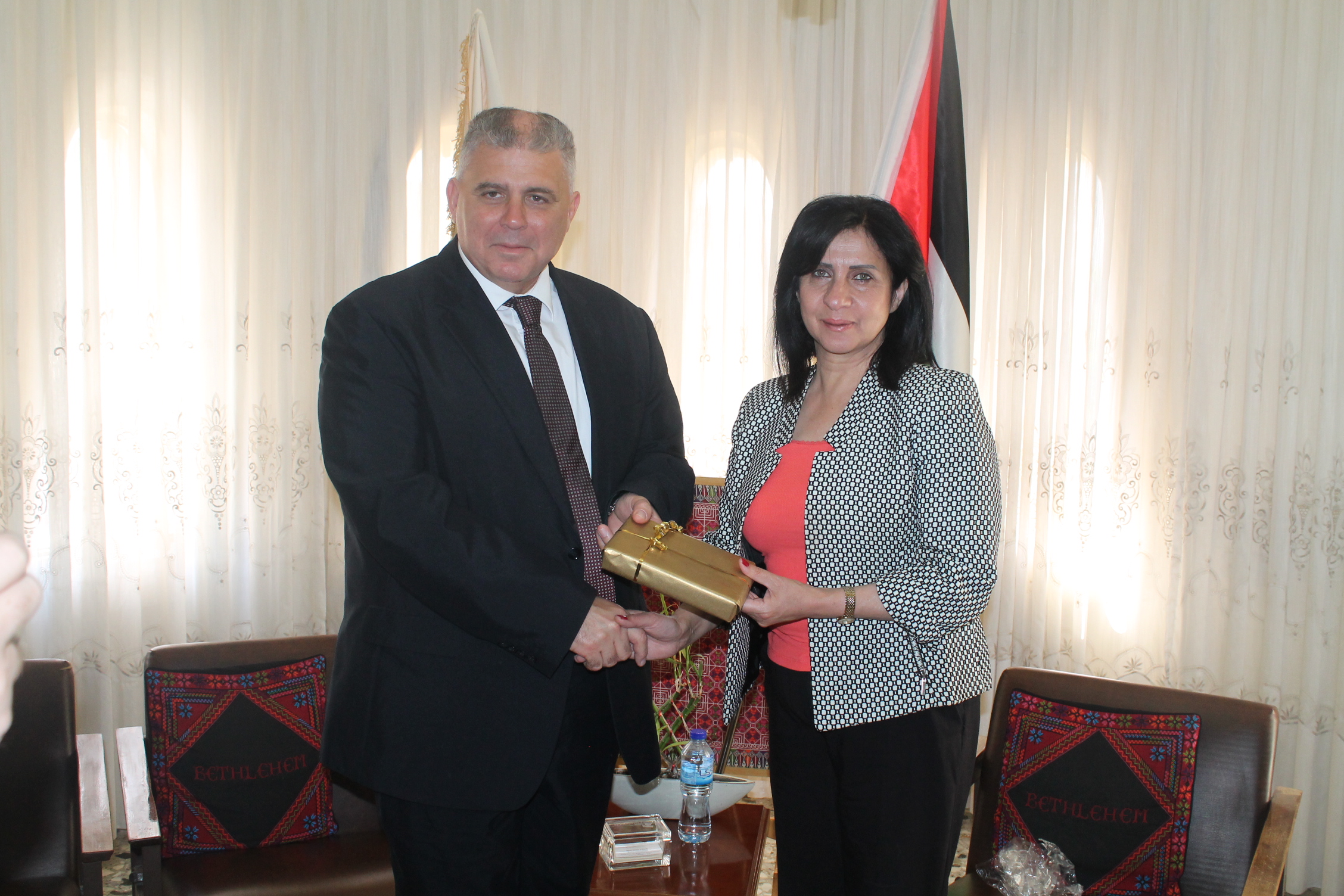 الوزير المالطي د. أنطون ريفالو يزور بلدية بيت لحم