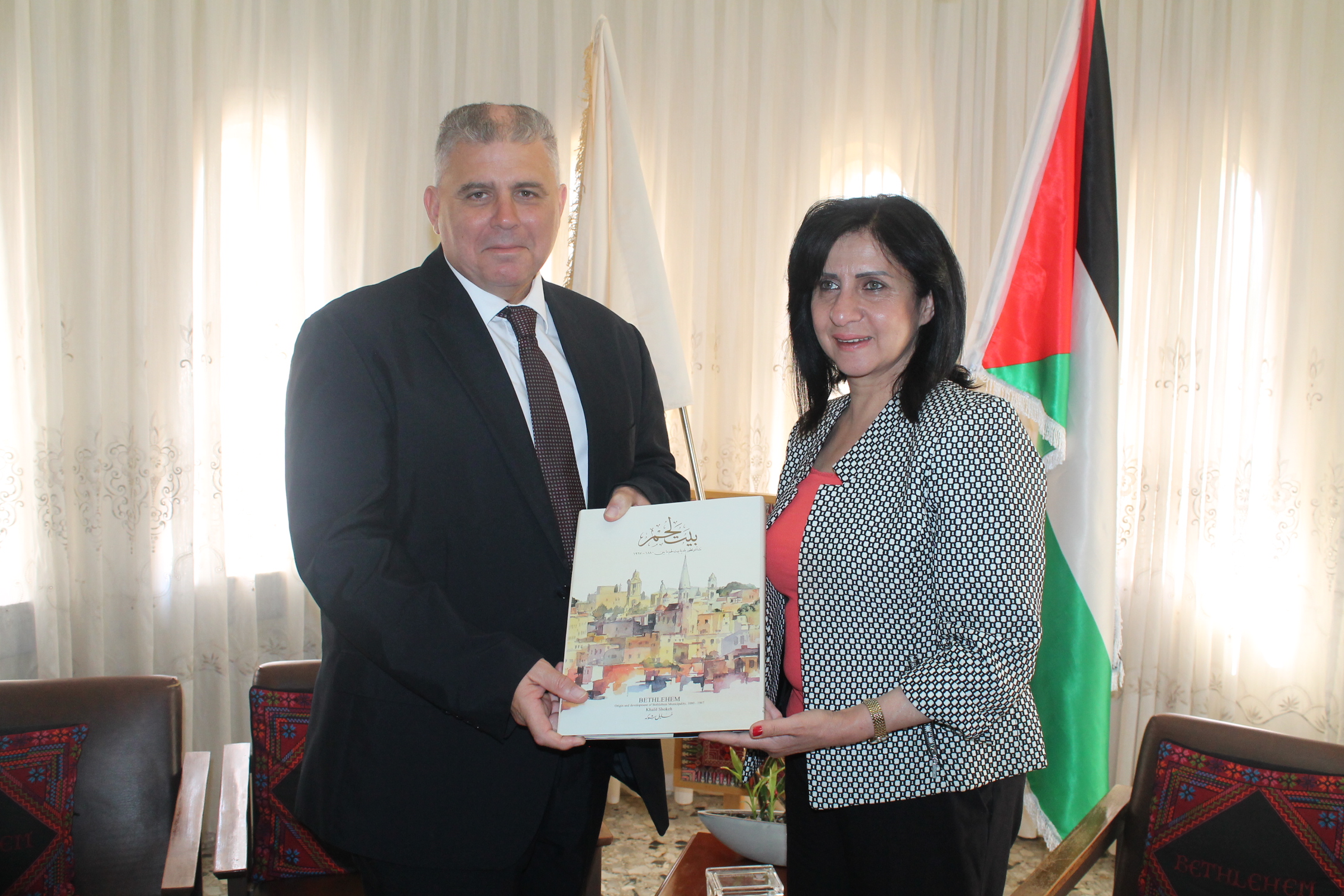 الوزير المالطي د. أنطون ريفالو يزور بلدية بيت لحم