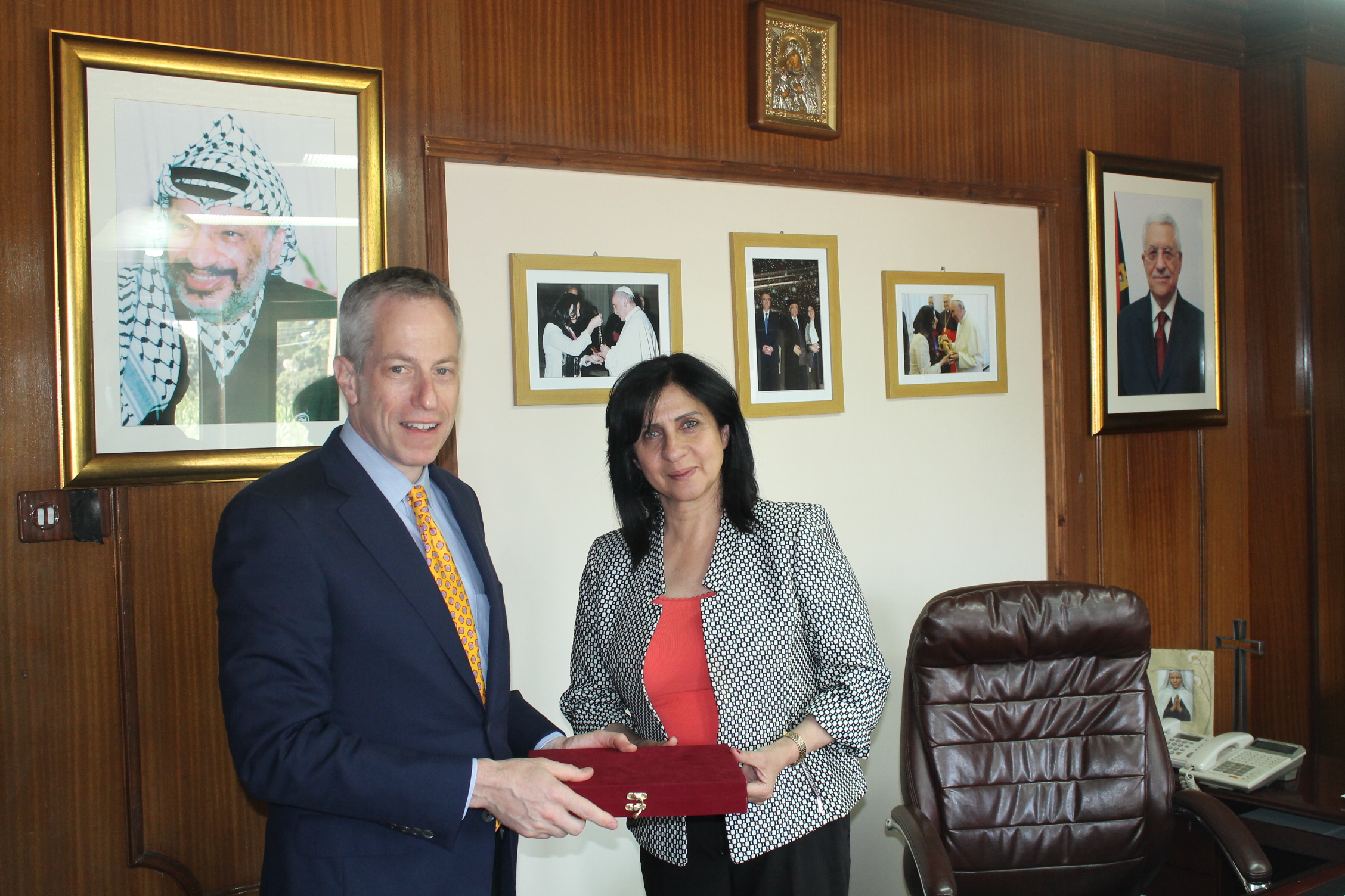 بابون تستقبل القنصل الامريكي العام لمناسبة انتهاء مهامه الرسمية