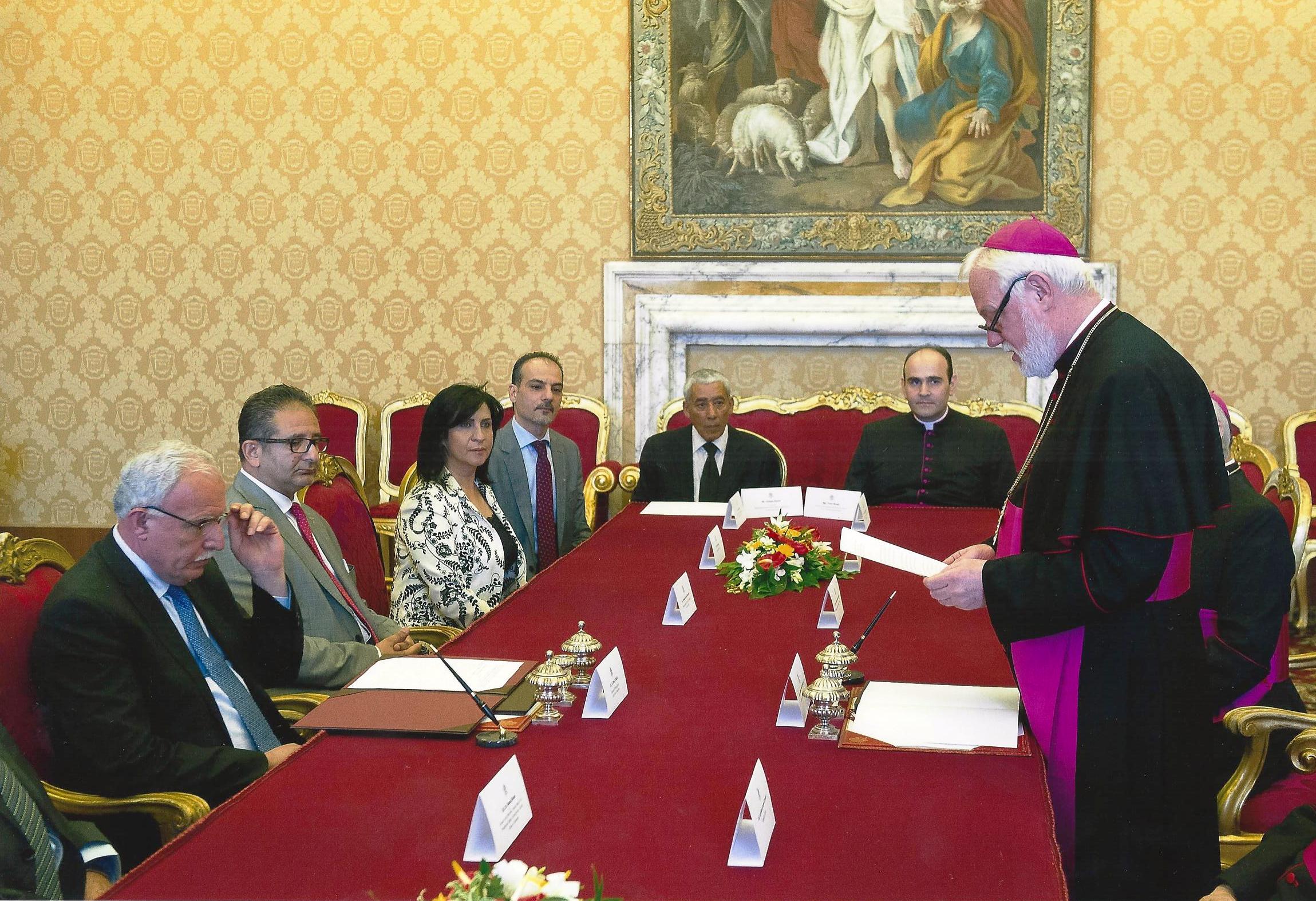 جانب من مشاركة رئيسة بلدية بيت لحم الأستاذة فيرا بابون في مراسم توقيع الإتفاقية الشاملة بين فلسطين ودولة الفاتيكان