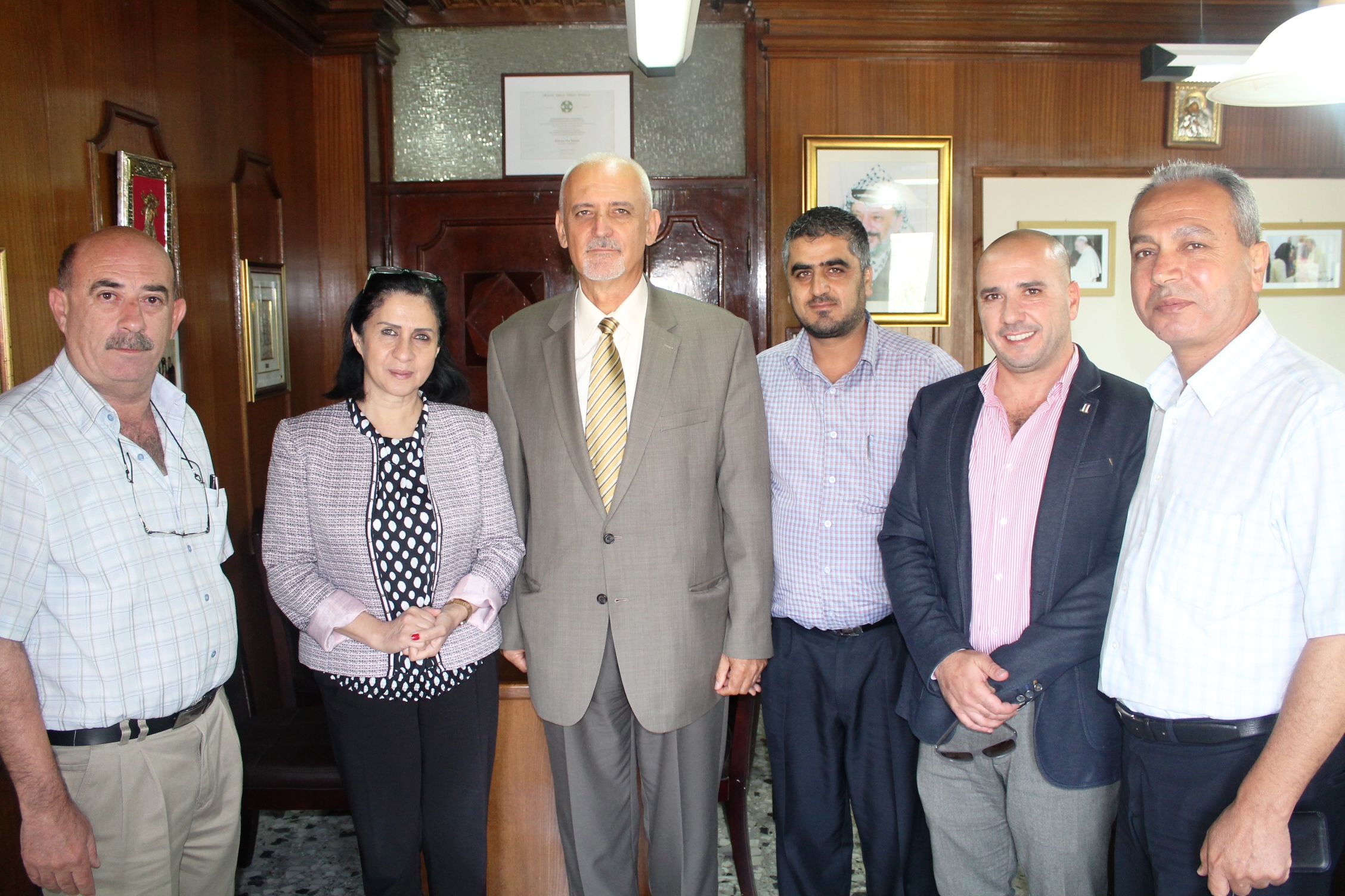 رئيسة بلدية بيت لحم تستقبل مسؤول بعثة الأمم المتحدة لتسجيل أضرار الجدار في فلسطين 