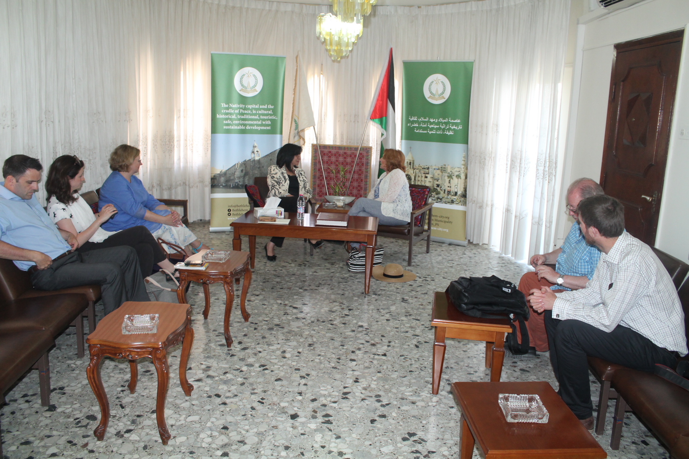 وزيرة الصحة الايرلندية تلتقي برئيسة بلدية بيت لحم