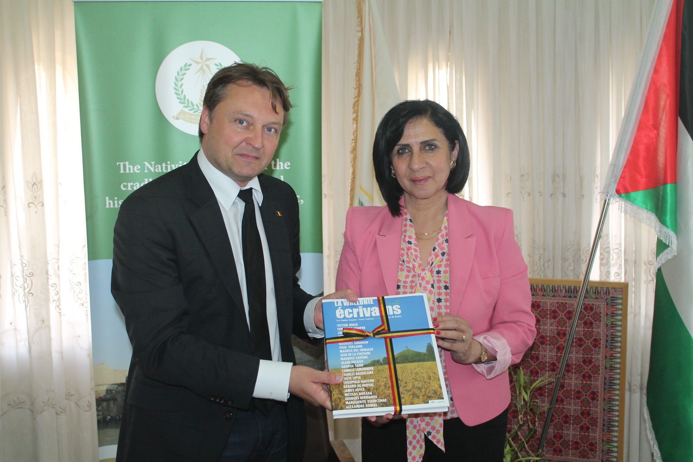 وفد من مقاطعة  أينو البلجيكية يزور بلدية بيت لحم  