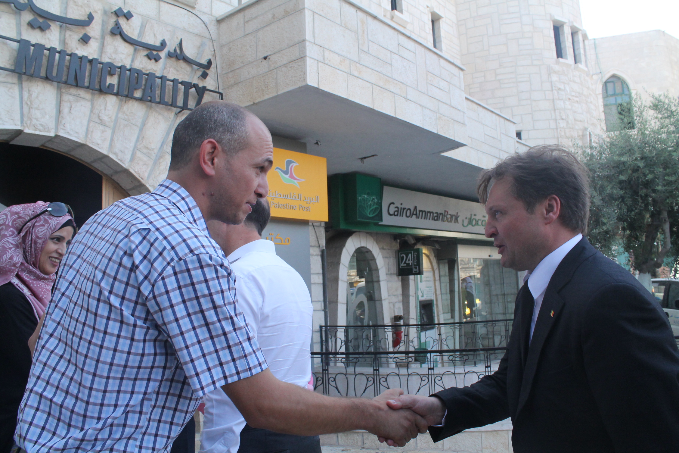 وفد من مقاطعة  أينو البلجيكية يزور بلدية بيت لحم  