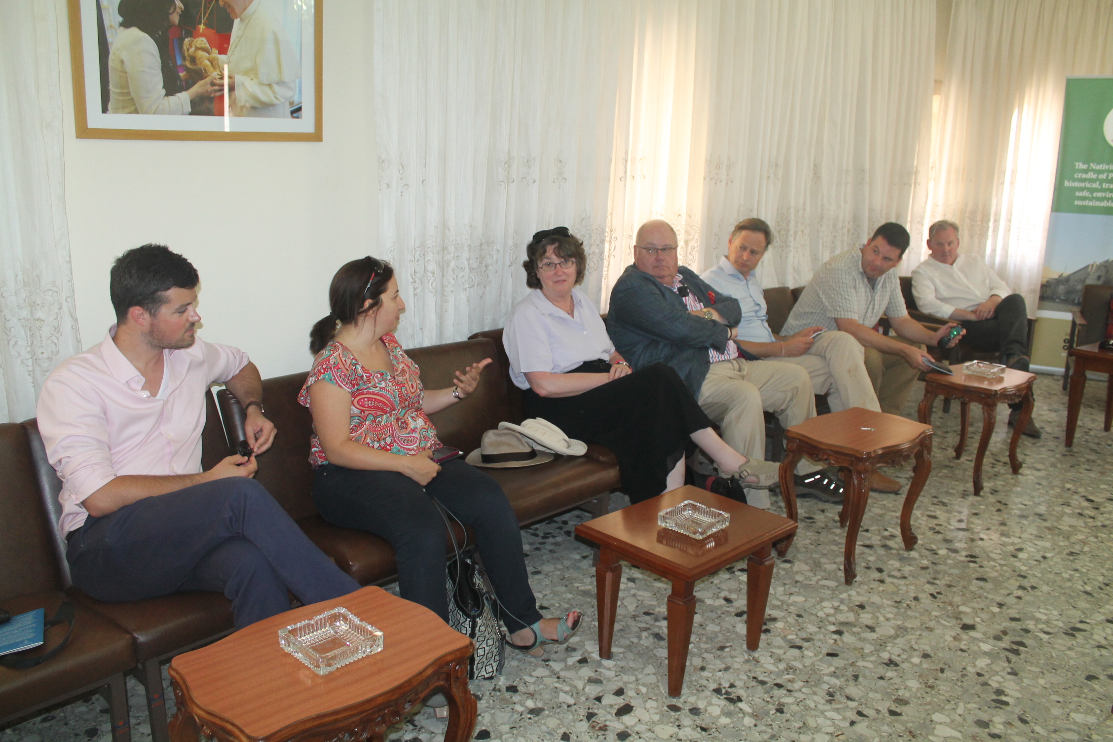 جانب من زيارة مجموعة من البرلمانيين البريطانيين الى بلدية بيت لحم