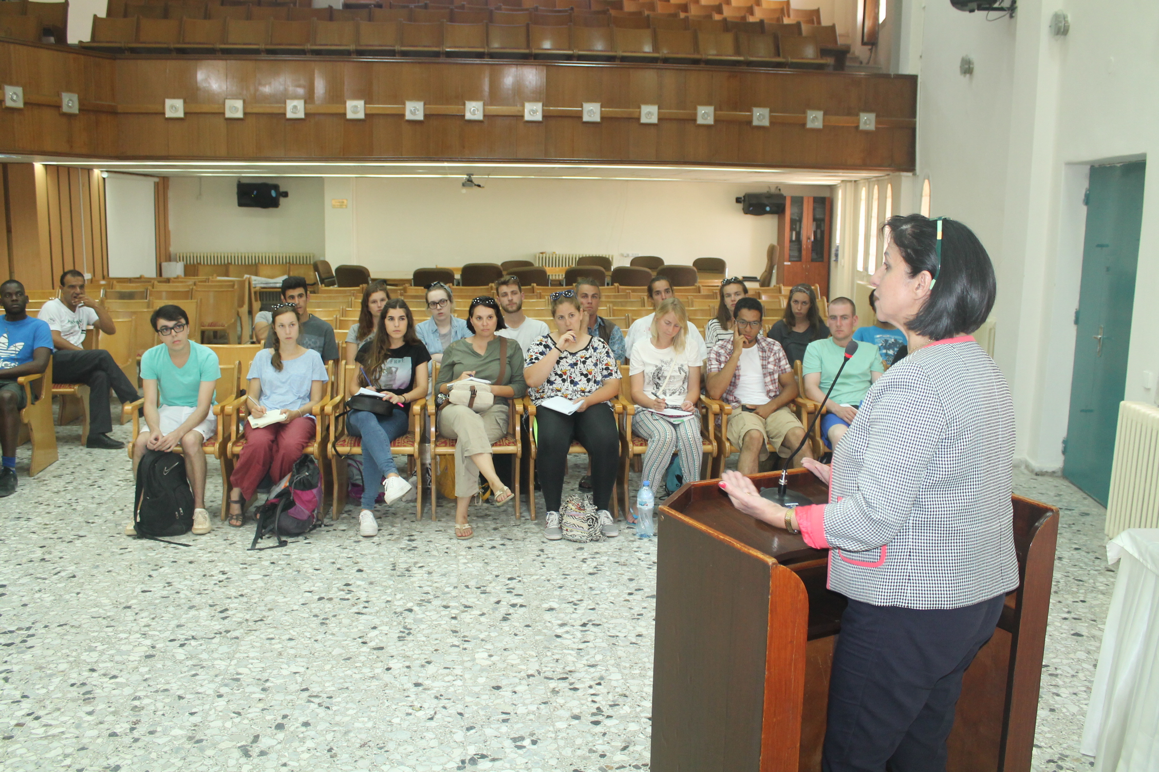 جانب من زيارة وفد مخيم التضامن الدولي مع الشعب الفلسطيني إلى بلدية بيت لحم