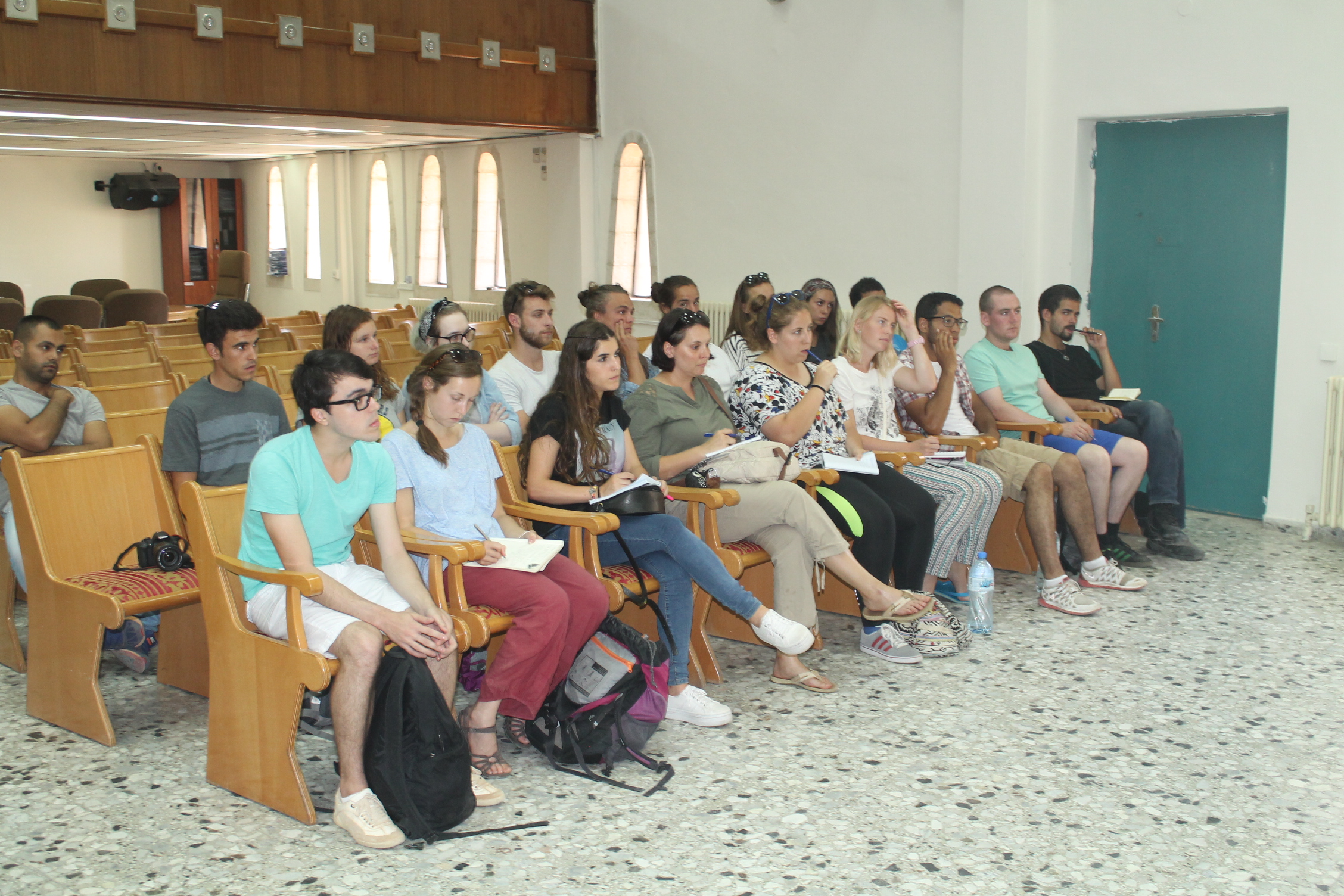 جانب من زيارة وفد مخيم التضامن الدولي مع الشعب الفلسطيني إلى بلدية بيت لحم