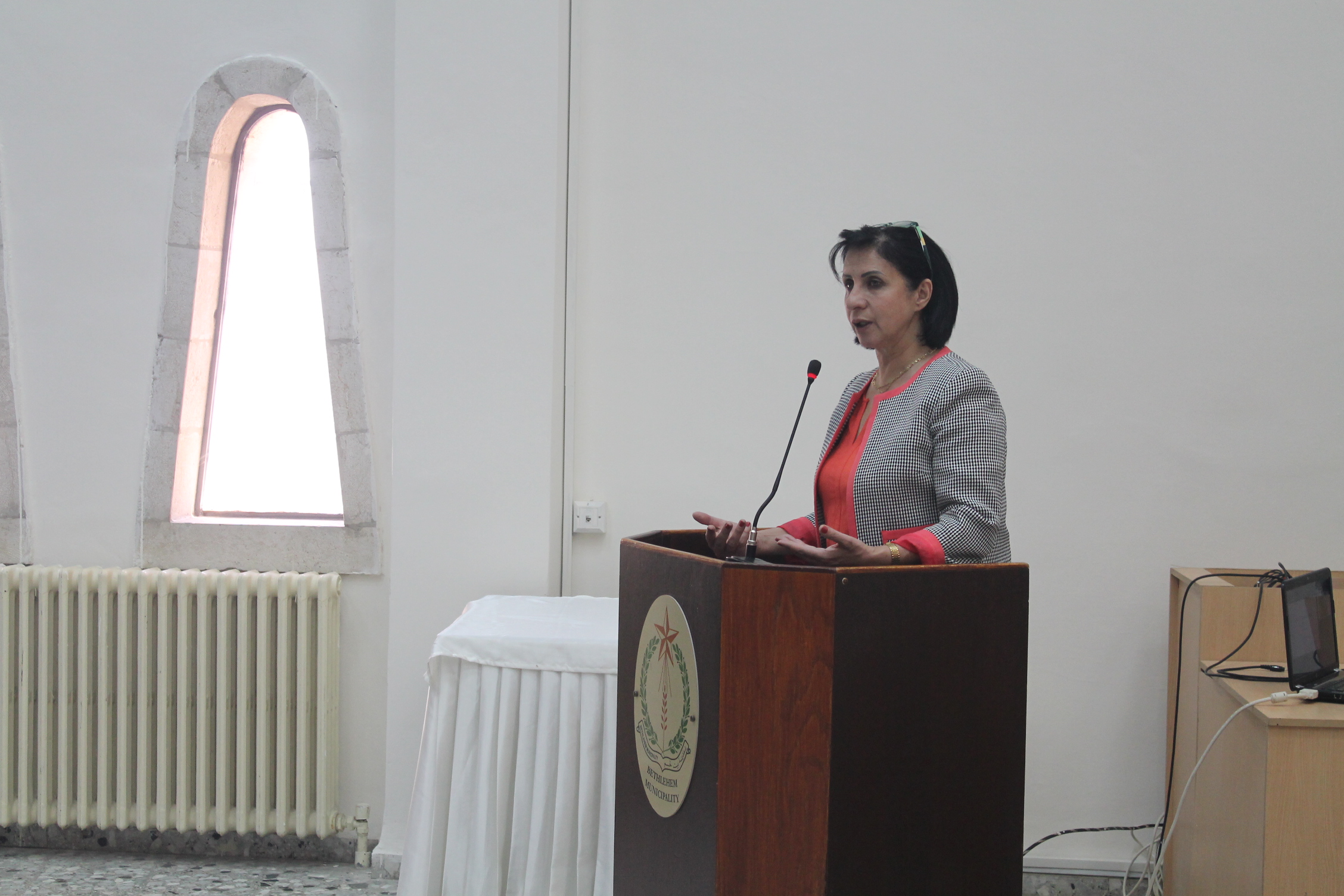 جانب من زيارة وفد مخيم التضامن الدولي مع الشعب الفلسطيني إلى بلدية بيت لحم