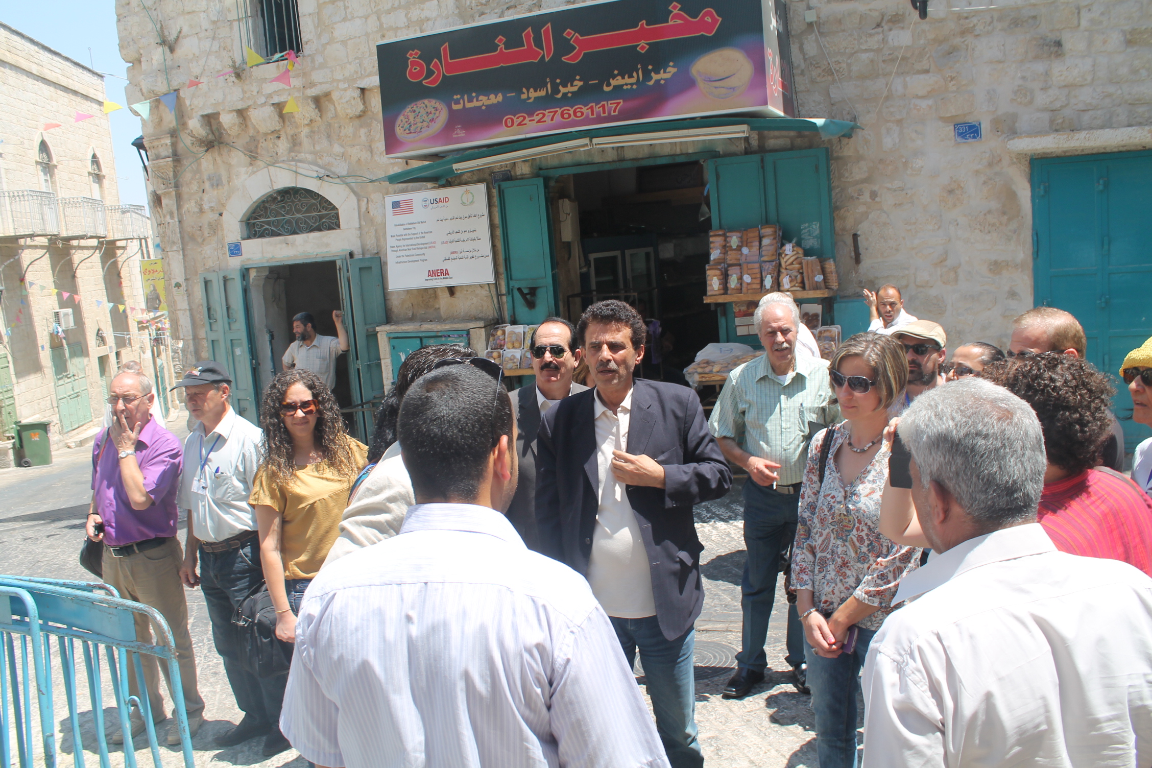 رئيسة بلدية بيت لحم تستقبل وفد الأدباء والشعراء  المشارك في الملتقى الفلسطيني السابع