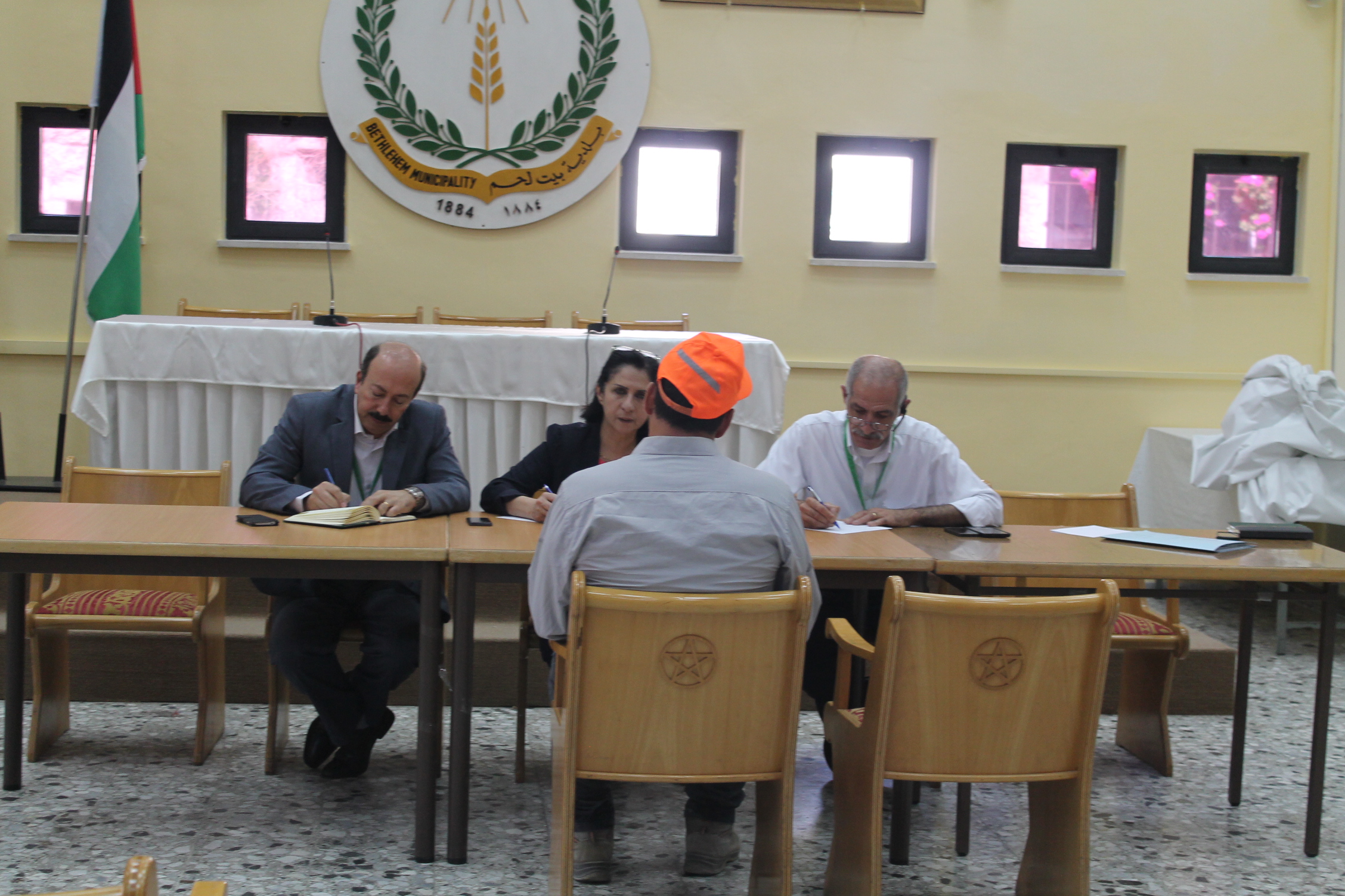 بلدية بيت لحم تعقد لقاء عاماً مع المواطنين لمناقشة المواضيع الطارئة الخاصة بهم