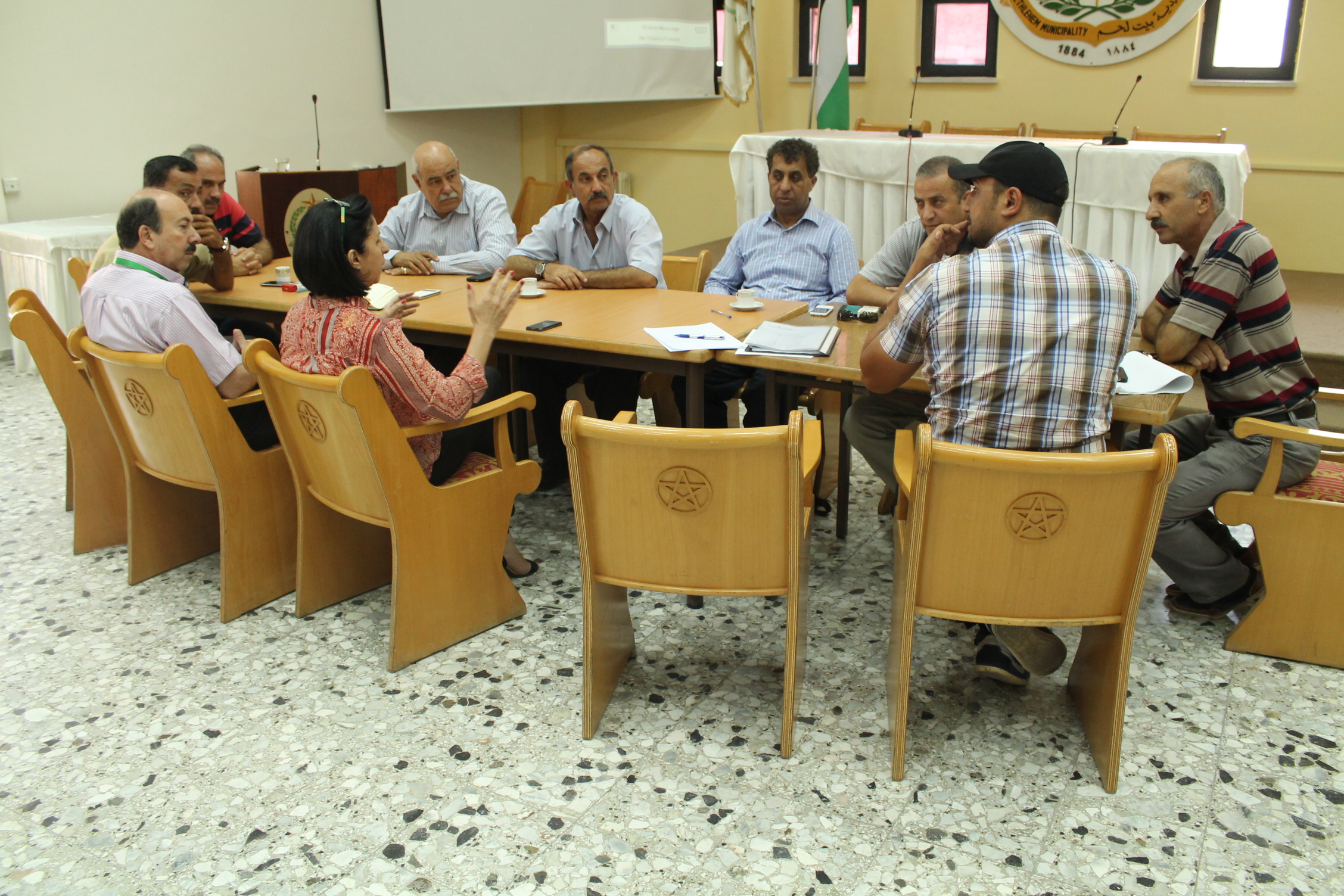 رئيسة بلدية بيت لحم تبحث مع اتحاد المقاولين الفلسطينيين آلية استئناف أعمال مشروع شارع زقاق أبو زيد في واد معالي