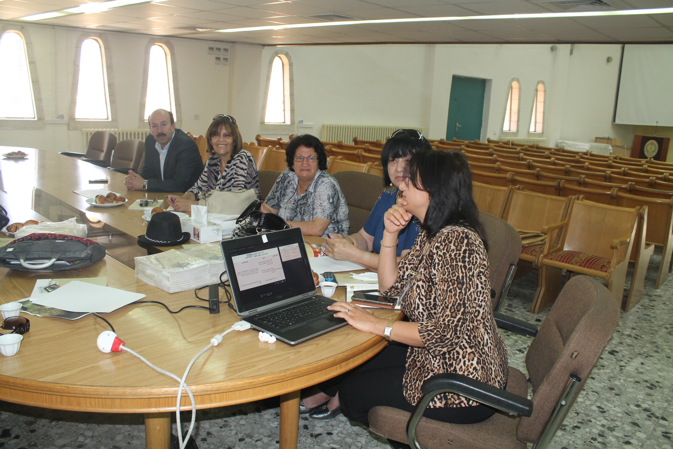 بلدية بيت لحم تعقد اجتماعا لأعضاء فريق التخطيط الأساسي ومنسقي لجان العمل التخصصية لتعديل الإطار الزمني للخطة التنموية الإستراتيجية للمدينة 