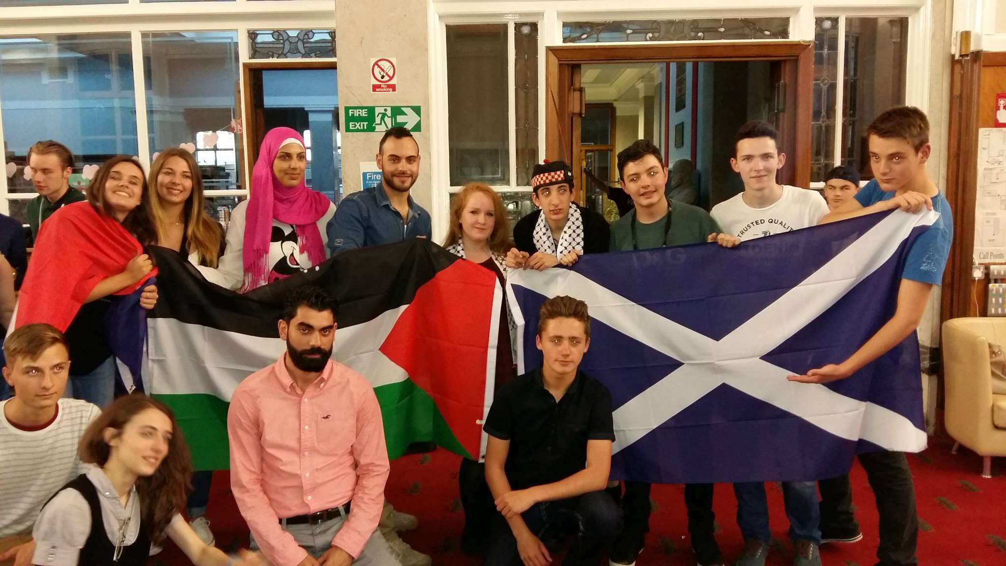 وفد من بلدية بيت لحم والمجلس الشبابي يشارك في برنامج دولي في غلاسكو الإسكتلندية 