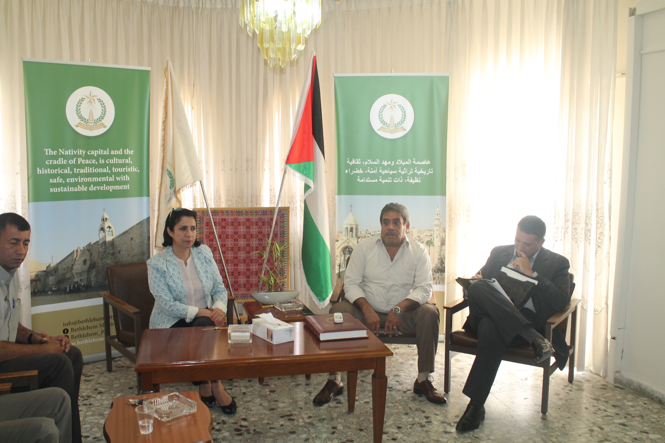 إجتماع في بلدية بيت لحم حول اخر التطورات والمستجدات الخاصة بمشروع تأهيل شبكة المجاري في بيت لحم